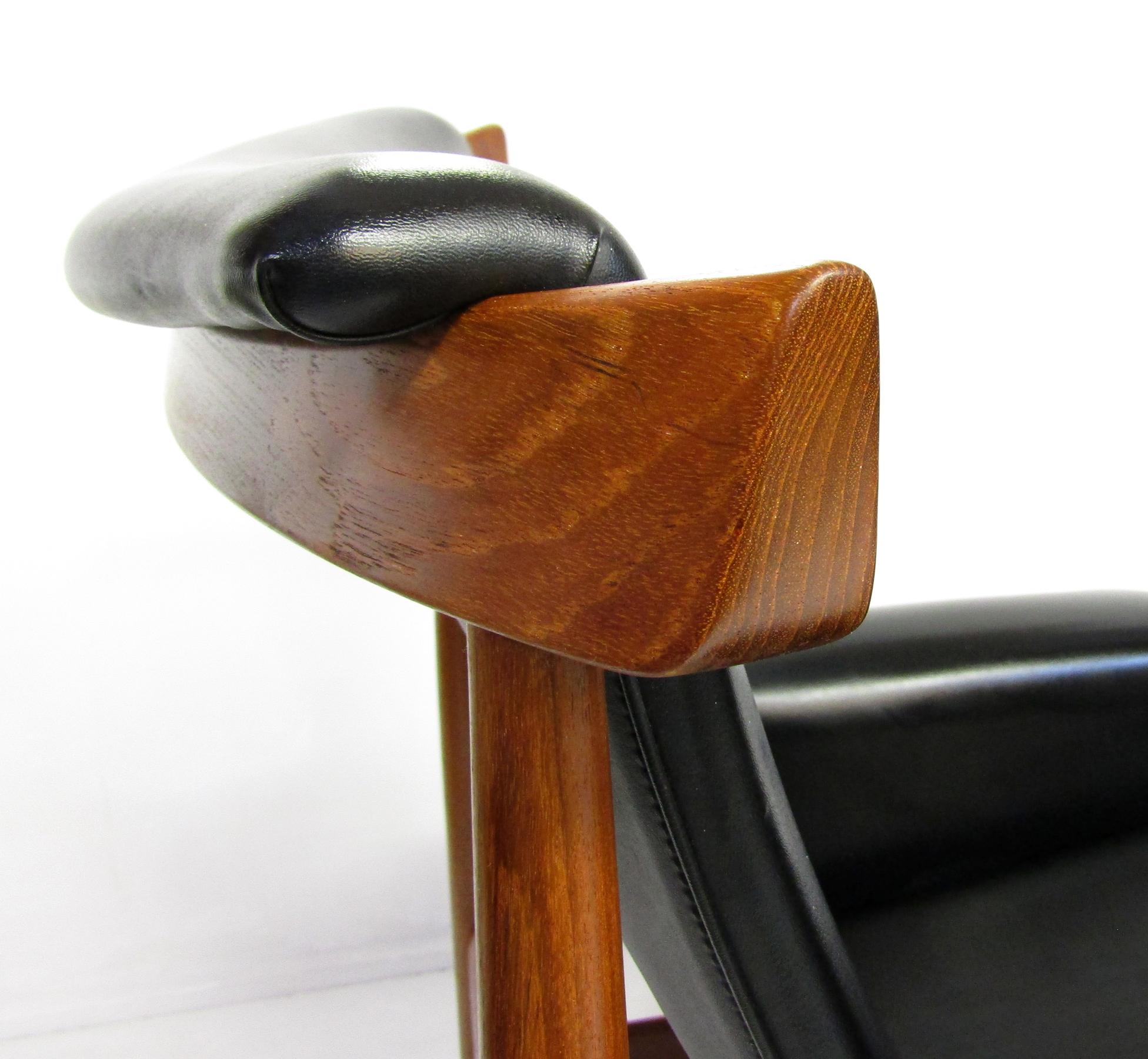 1960s Danish Bwana Chair & Ottoman By Finn Juhl In Teak & Skai For Sale 2