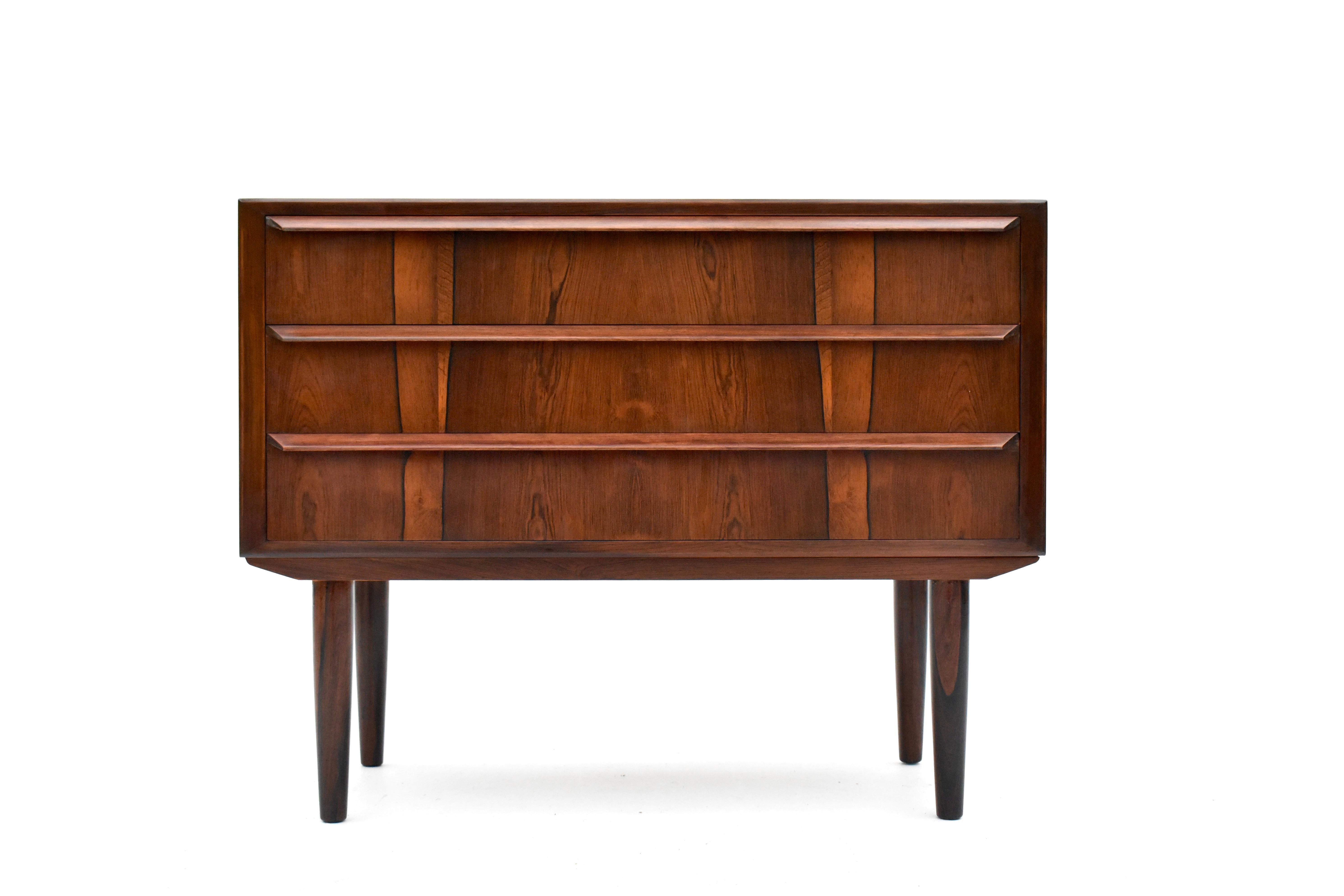 1960s Danish Cabinetmaker Rosewood Chest Of Drawers in vendita 6