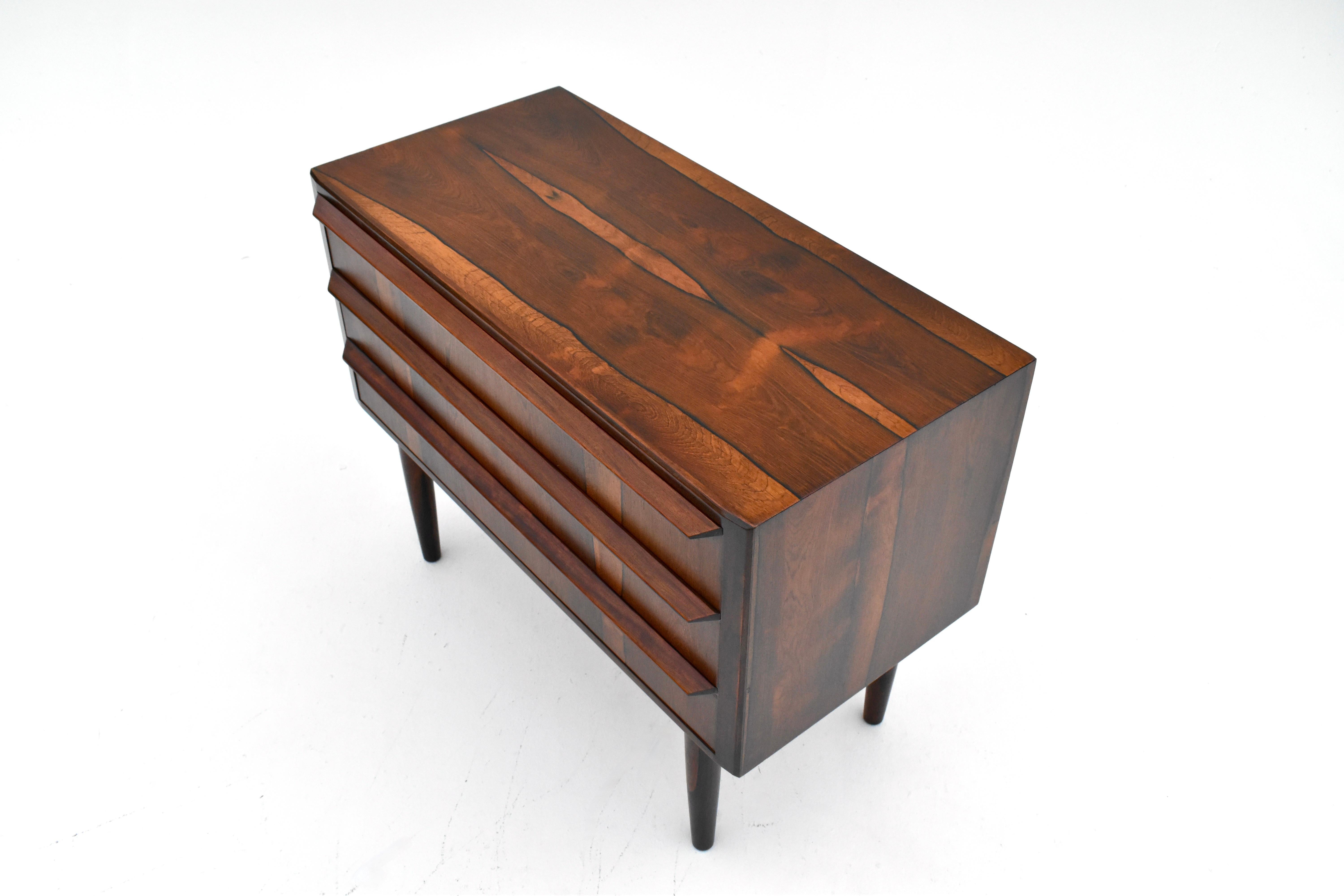 1960s Danish Cabinetmaker Rosewood Chest Of Drawers In condizioni buone in vendita a Shepperton, Surrey