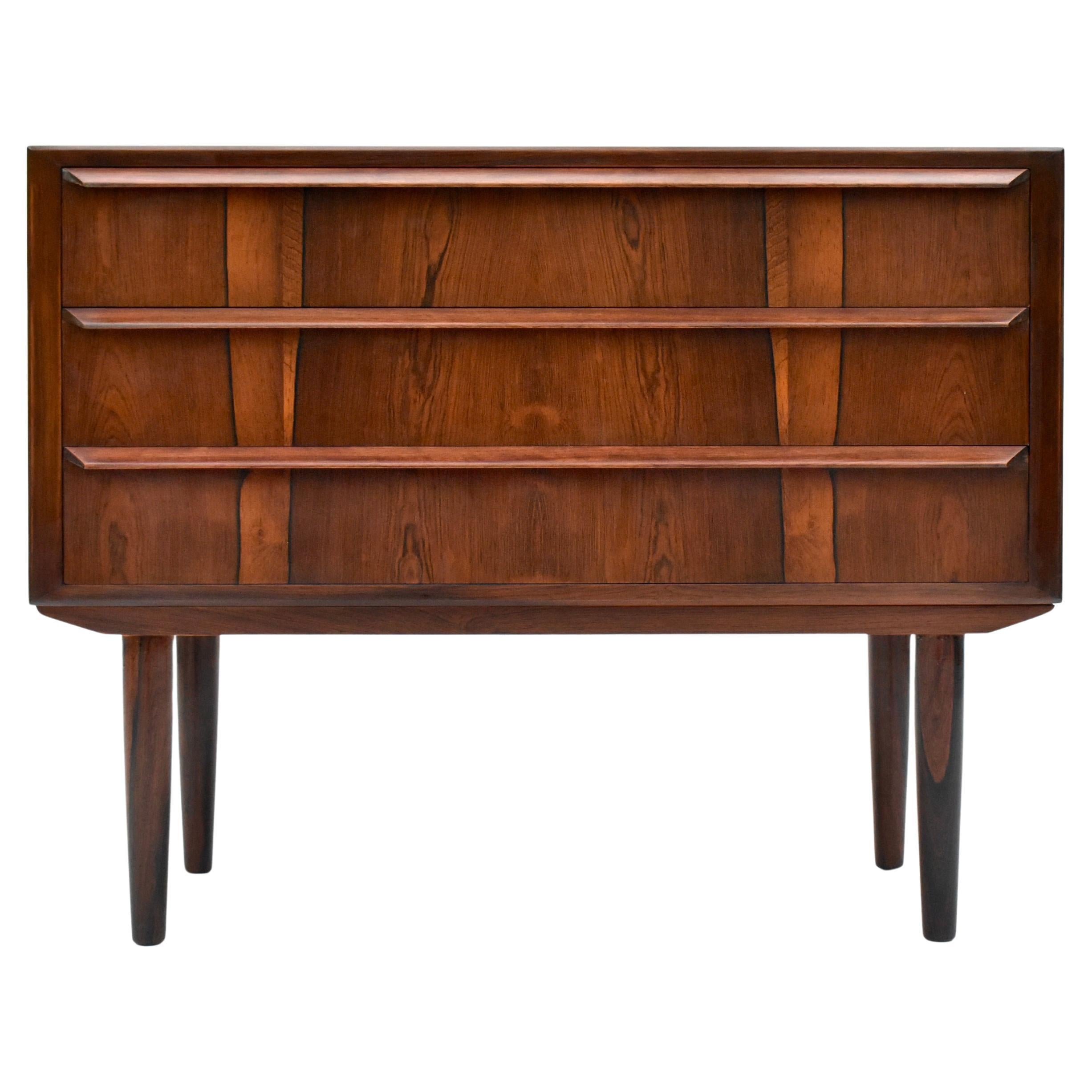 1960s Danish Cabinetmaker Rosewood Chest Of Drawers in vendita