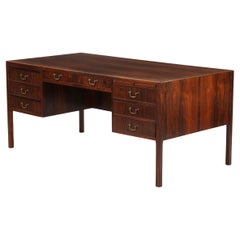 Freestanding Classical Director's Desk eines dänischen Tischlers aus Hartholz, 1960er Jahre