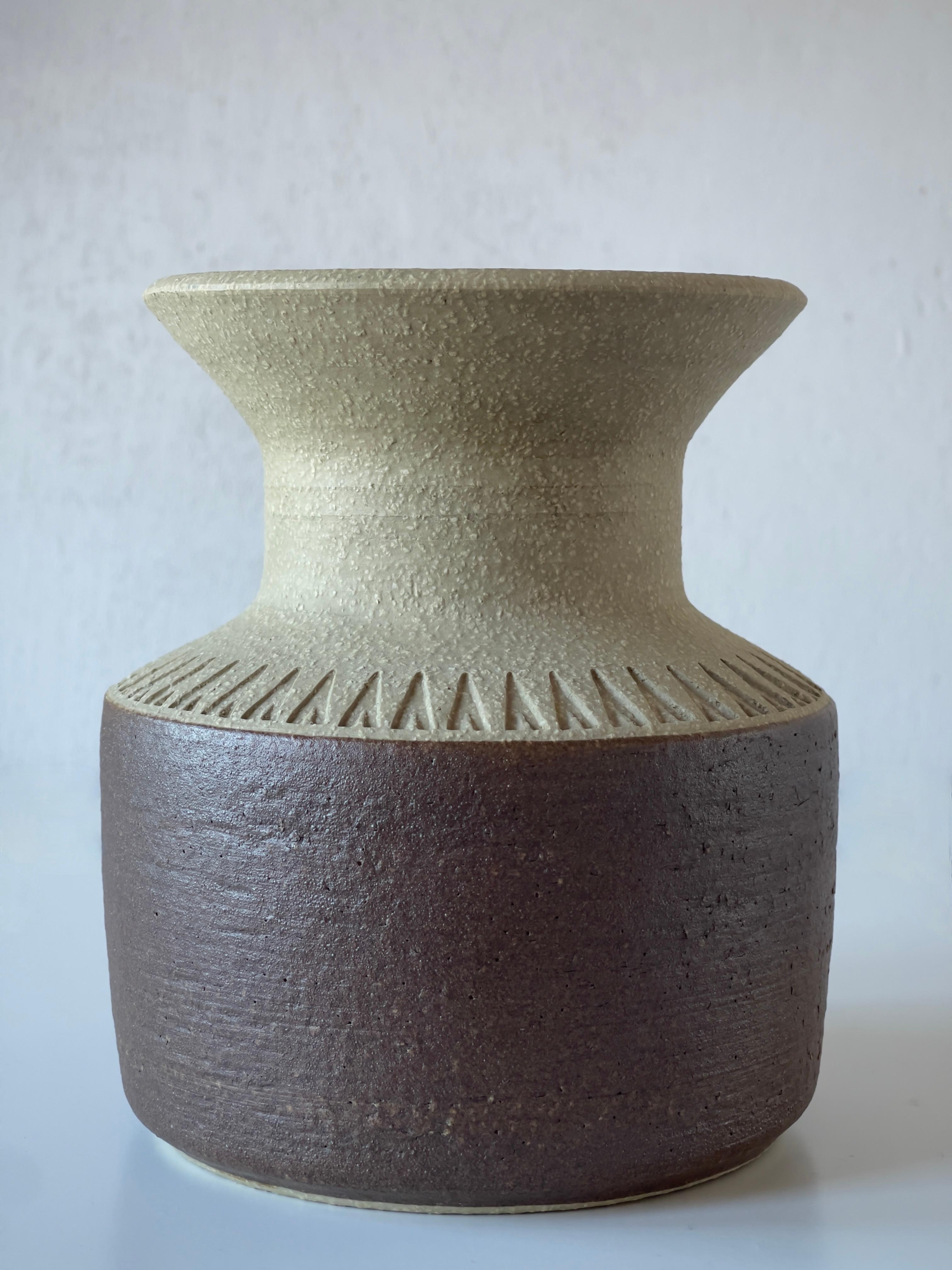 Danois Vase en grès du céramiste danois Einar Johansen des années 1960 pour Søholm, Danemark en vente