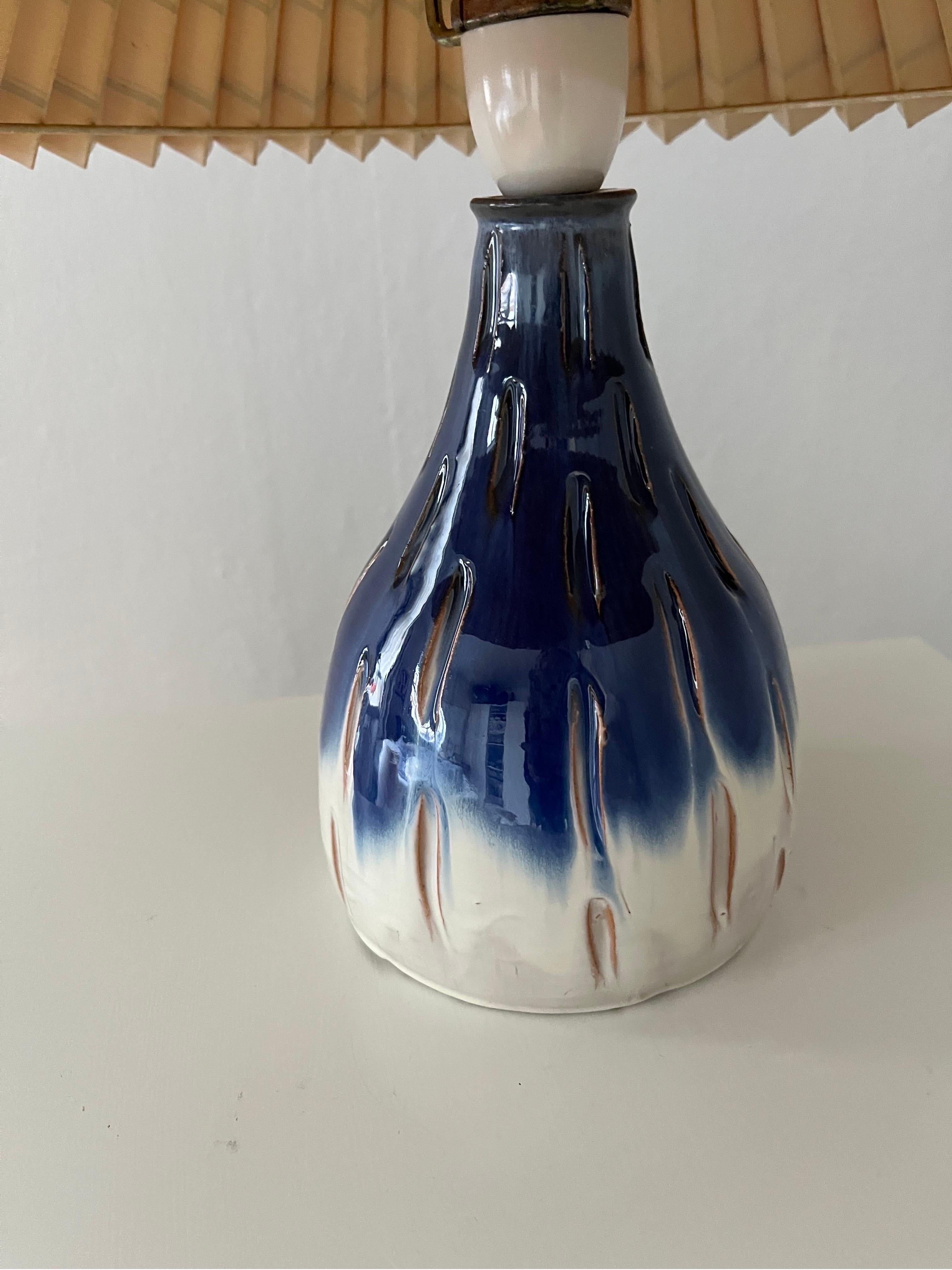 Glazed 1960s Danish Ceramics Table Lamp by Krogslund Keramik with a gradient glaze For Sale