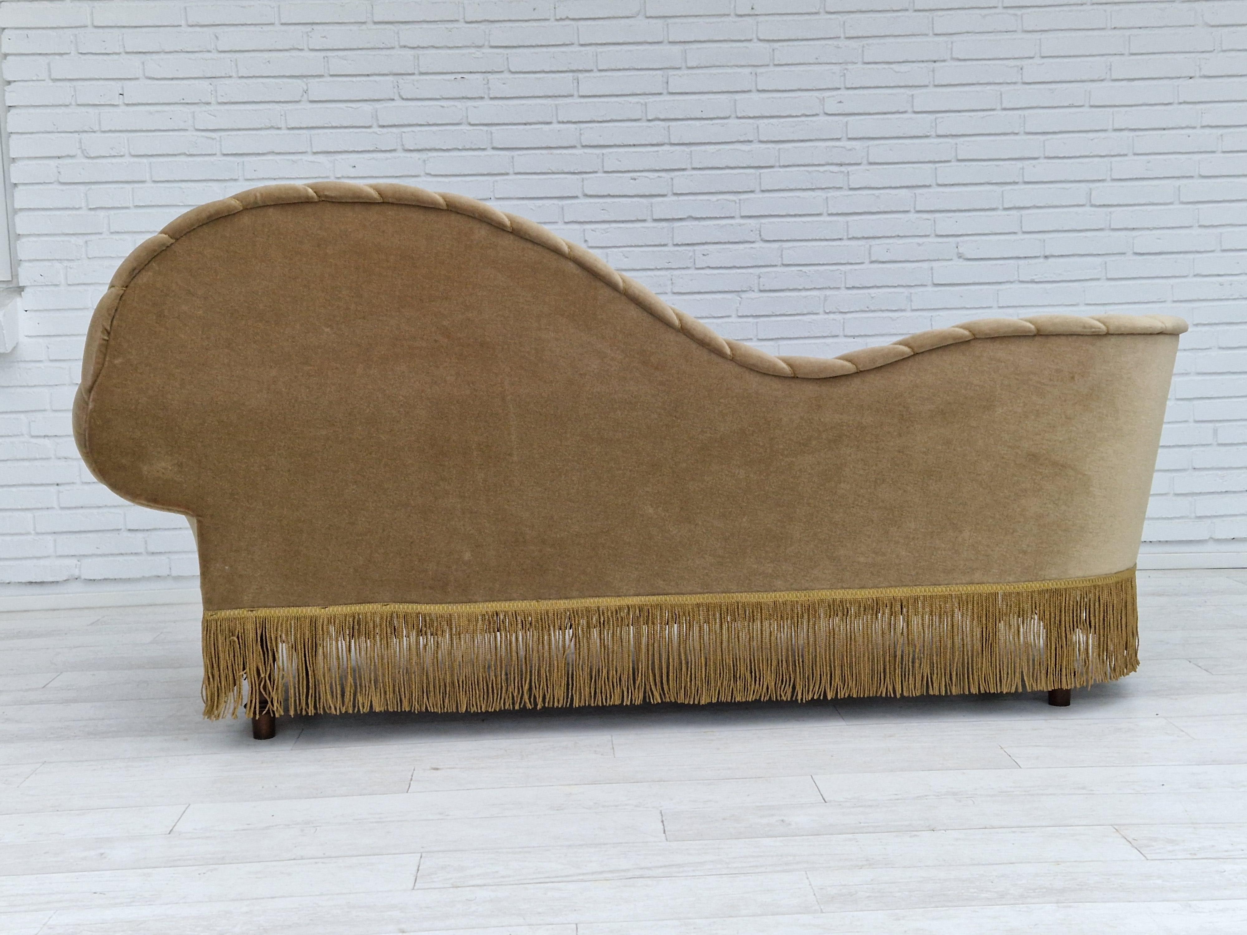 1960s, Danish Chaiselongue / Daybed, Original Very Good Condition 4