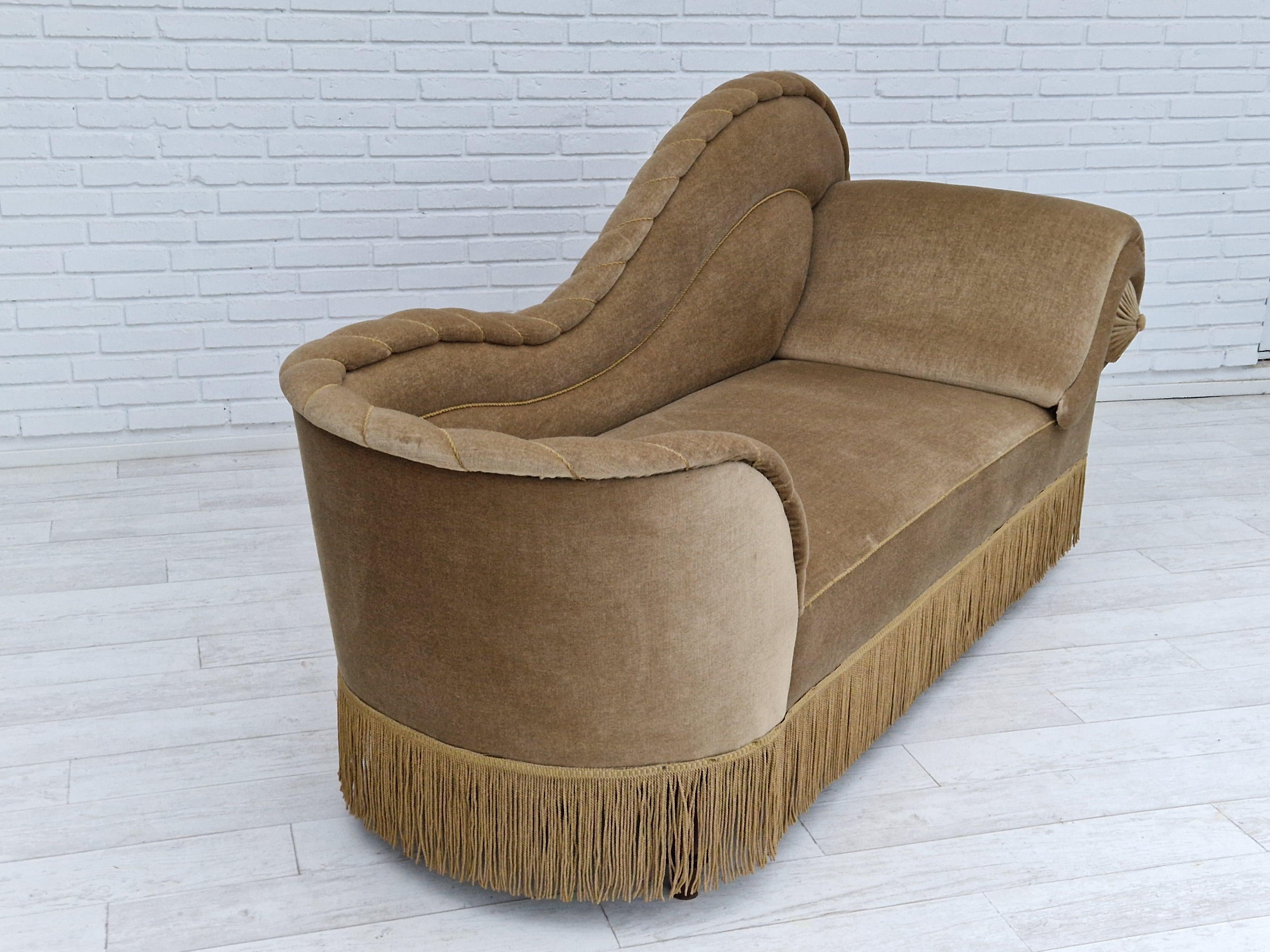 1960s, Danish Chaiselongue / Daybed, Original Very Good Condition In Good Condition In Tarm, 82