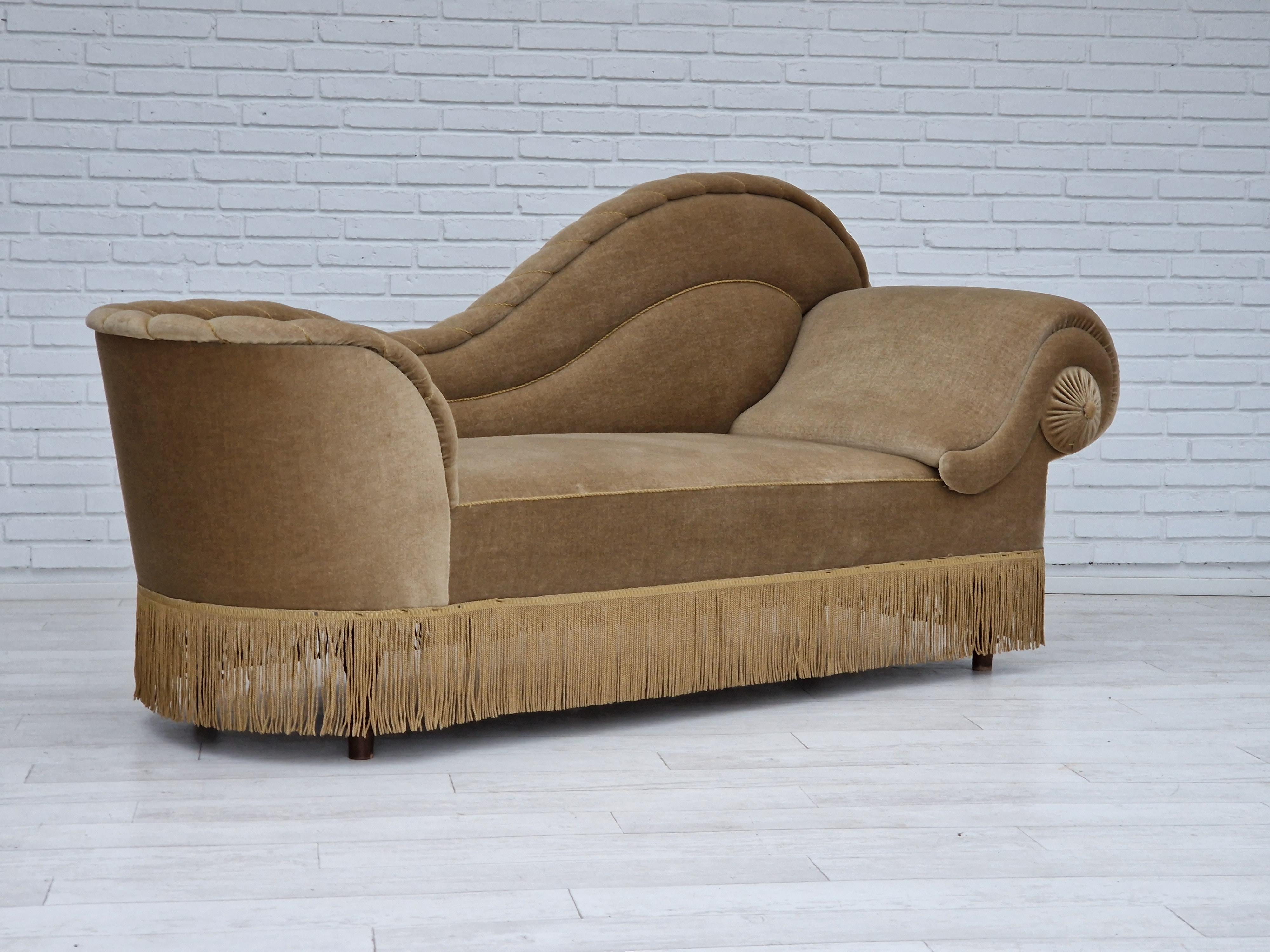 Mid-20th Century 1960s, Danish Chaiselongue / Daybed, Original Very Good Condition