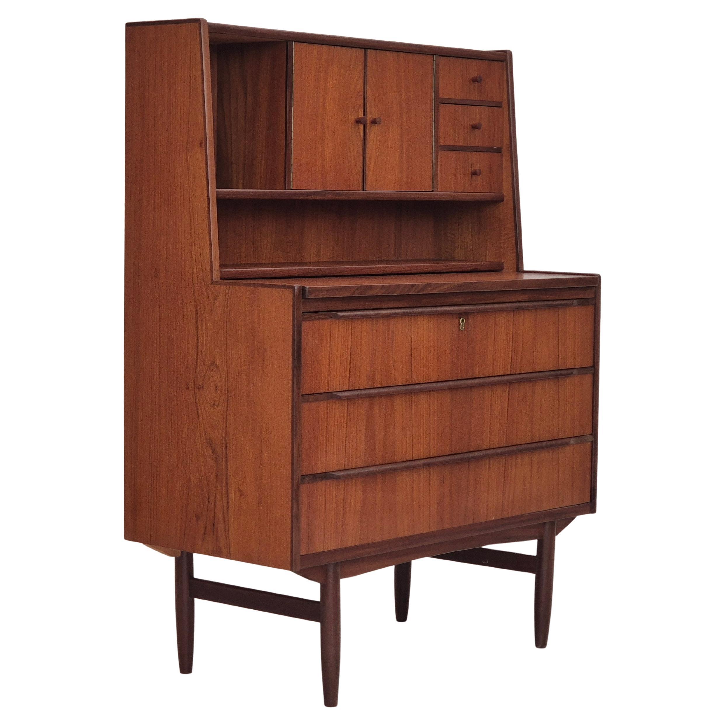Cassettiera Wood degli anni '60, specchio interno, condizioni originali, legno di teak.