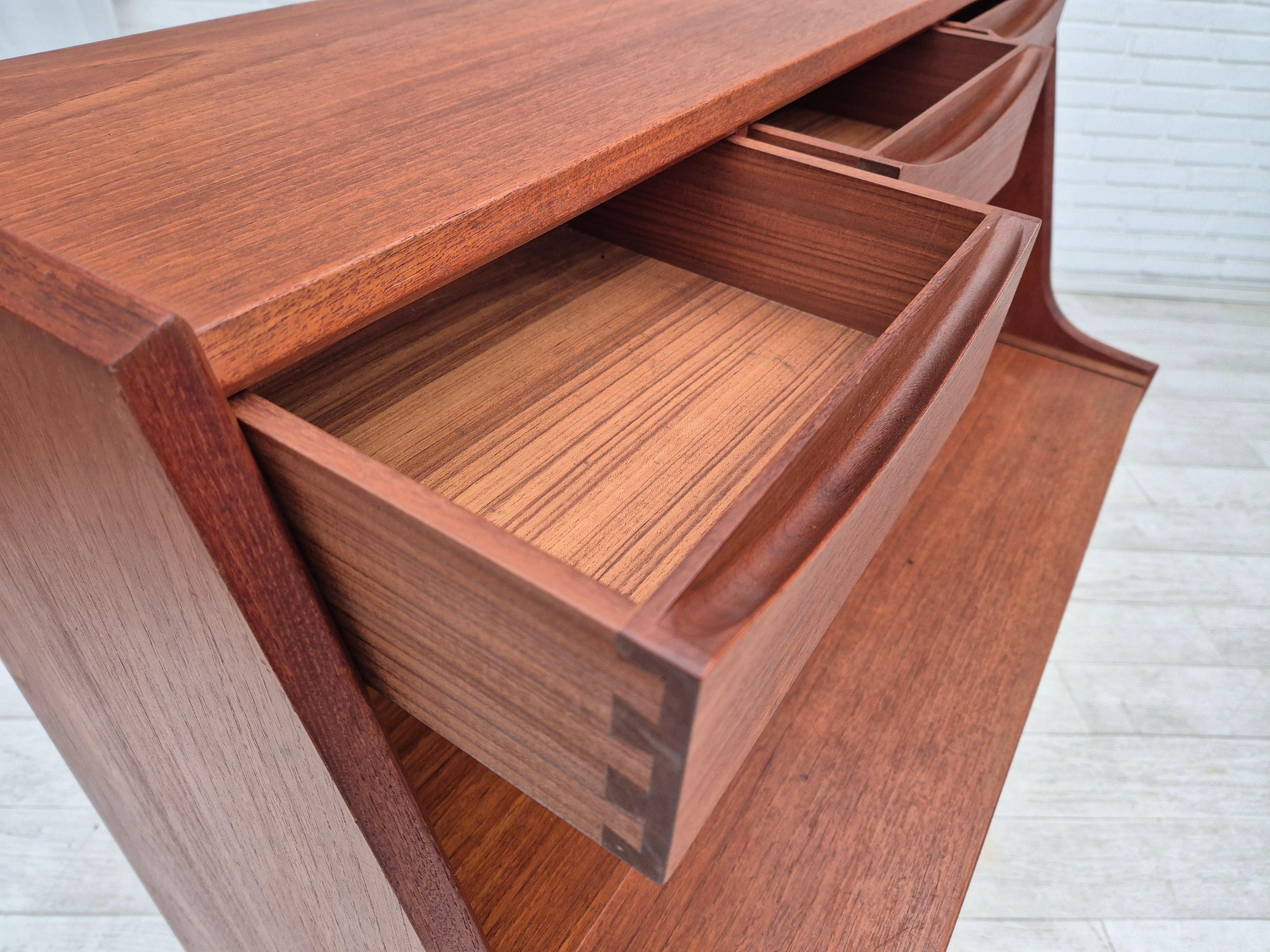 1960s, Danish chest of drawers, original condition, foldable mirror, solid teak. For Sale 4