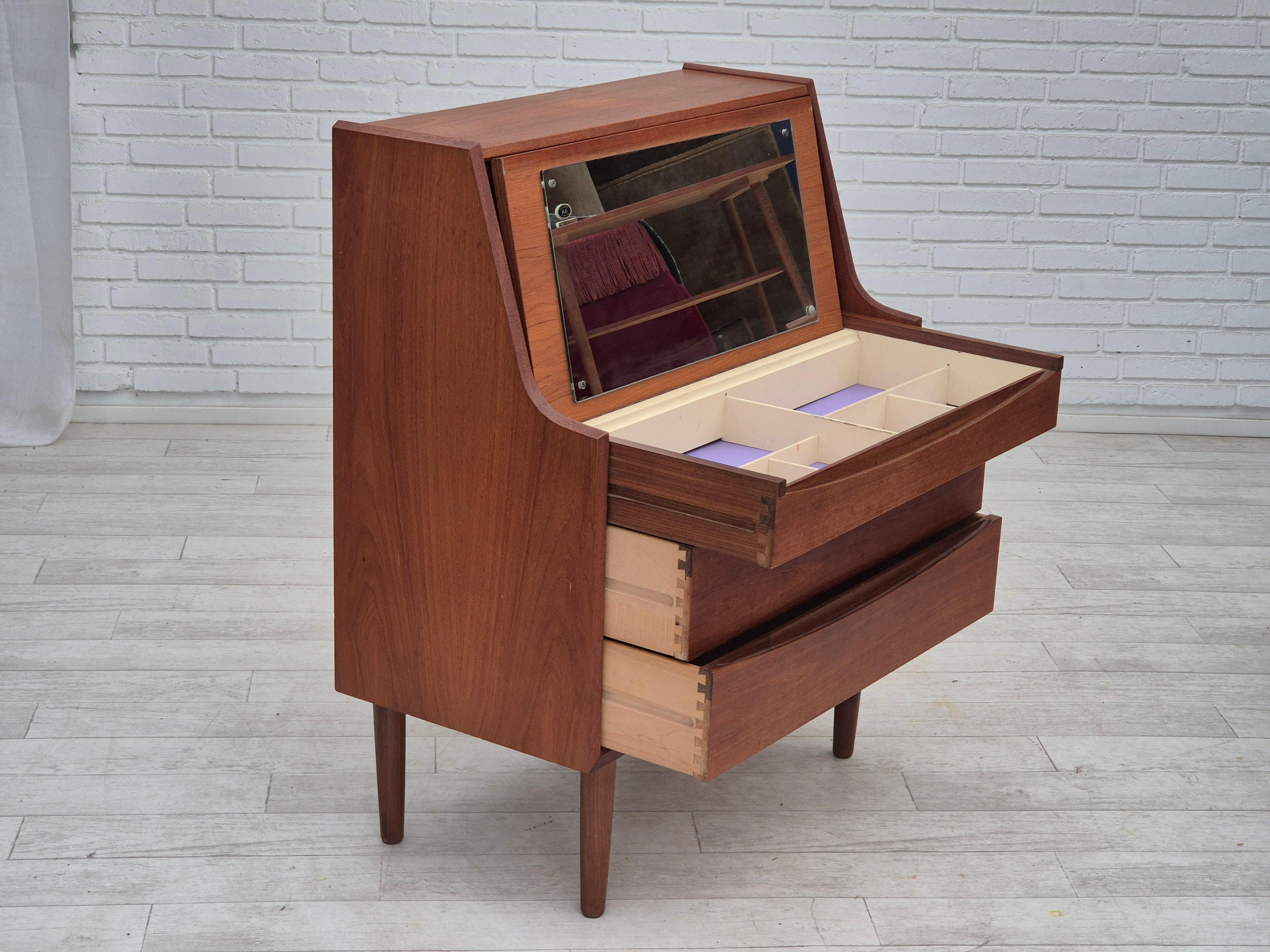 1960s, Danish chest of drawers, original condition, foldable mirror, solid teak. For Sale 7