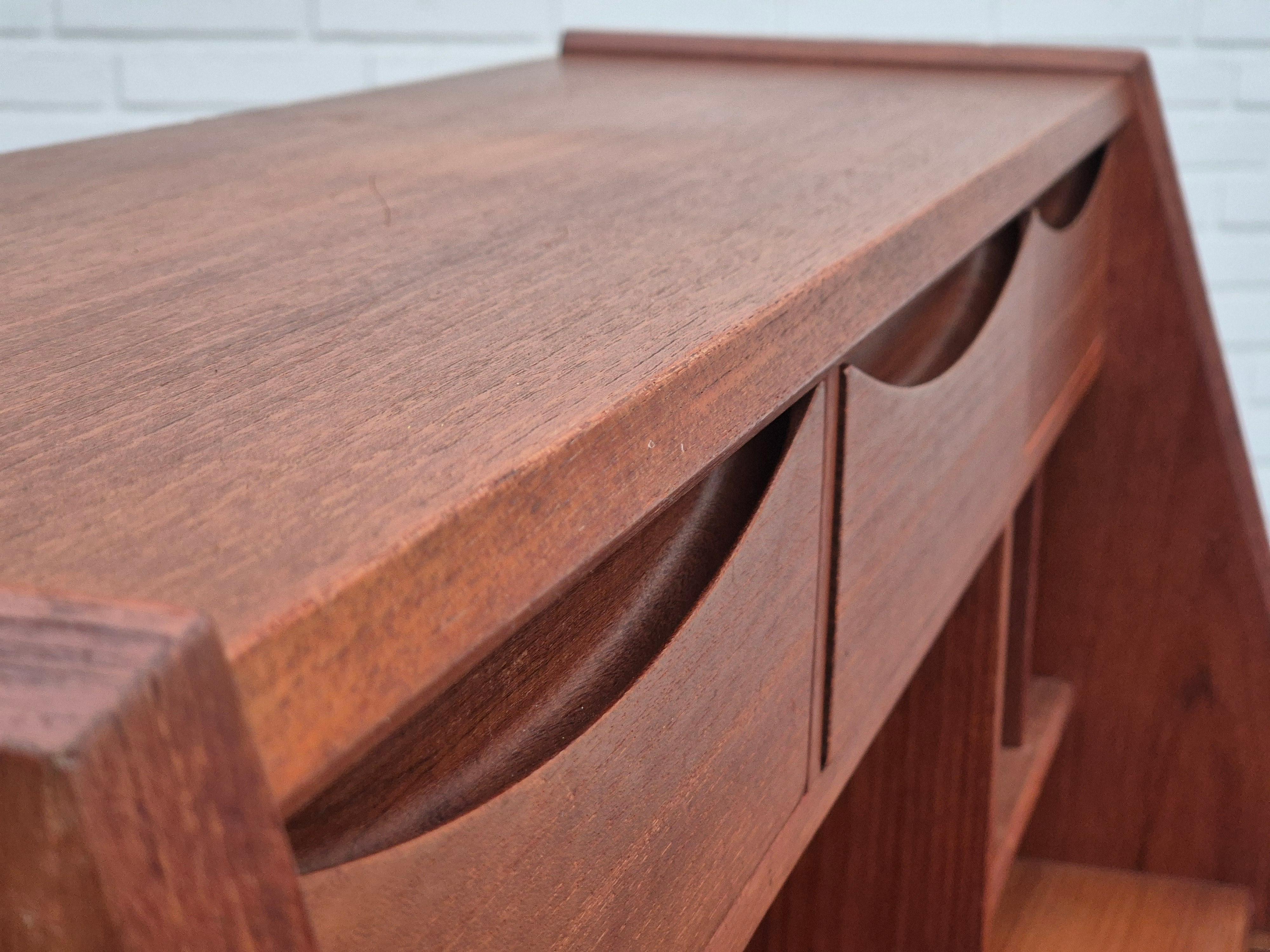 1960s, Danish chest of drawers, original condition, foldable mirror, solid teak. For Sale 3