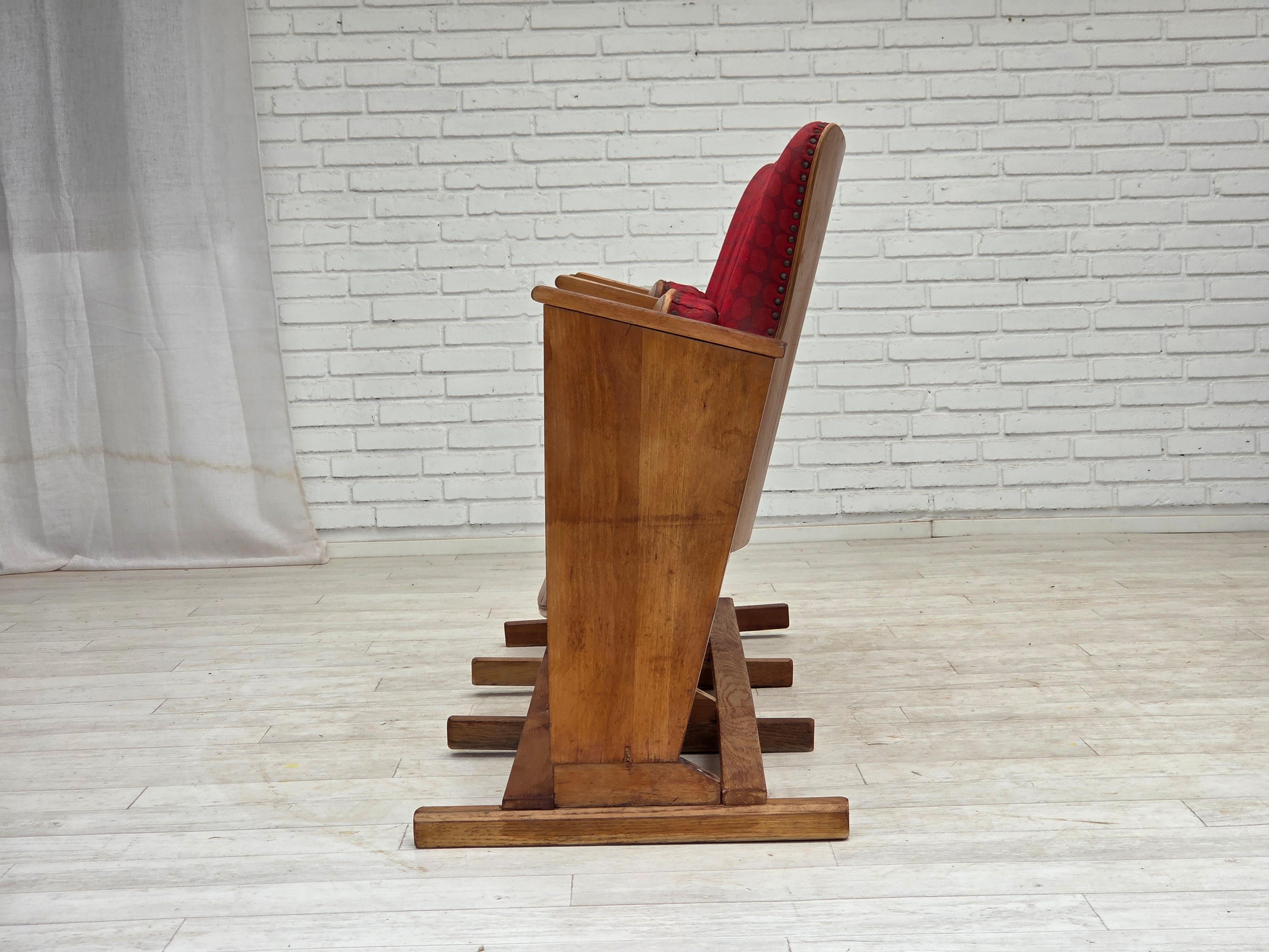 Milieu du XXe siècle Fauteuils de cinéma danois des années 1960, état d'origine. en vente