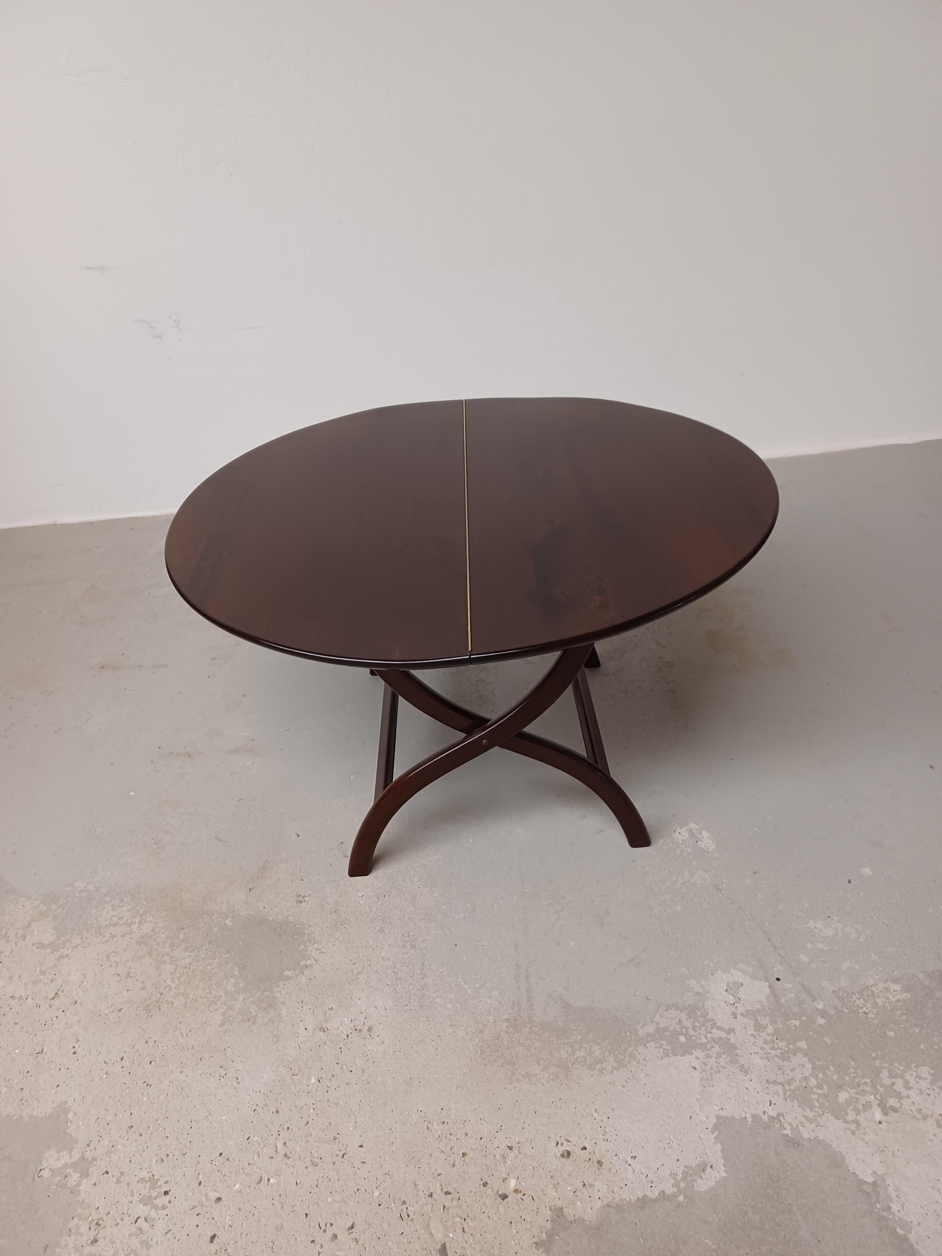 Mid-Century Modern 1960s Danish Circular Handcrafted  Foldable Mahogany Coffee Table For Sale