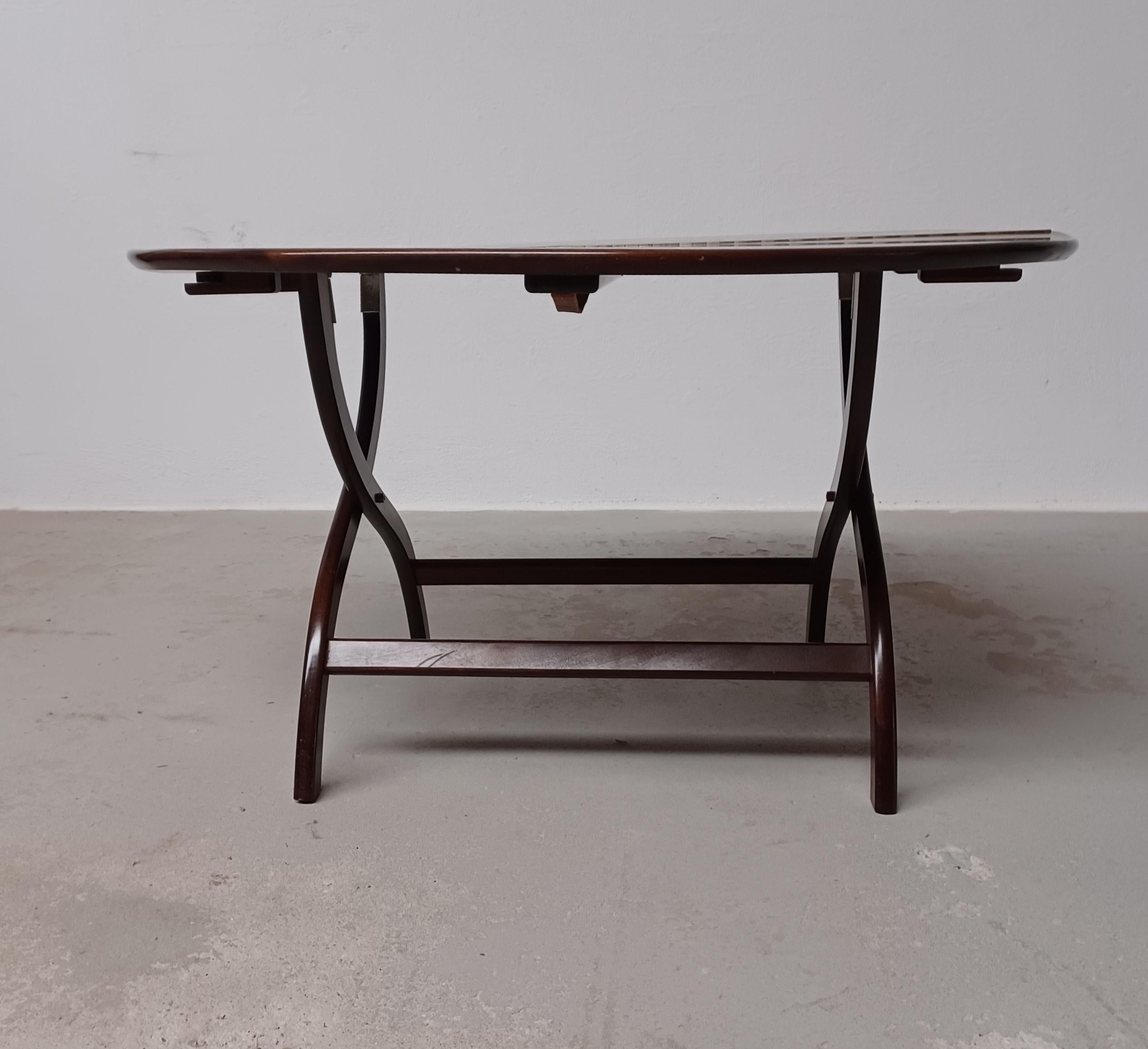 Hand-Crafted 1960s Danish Circular Handcrafted  Foldable Mahogany Coffee Table For Sale