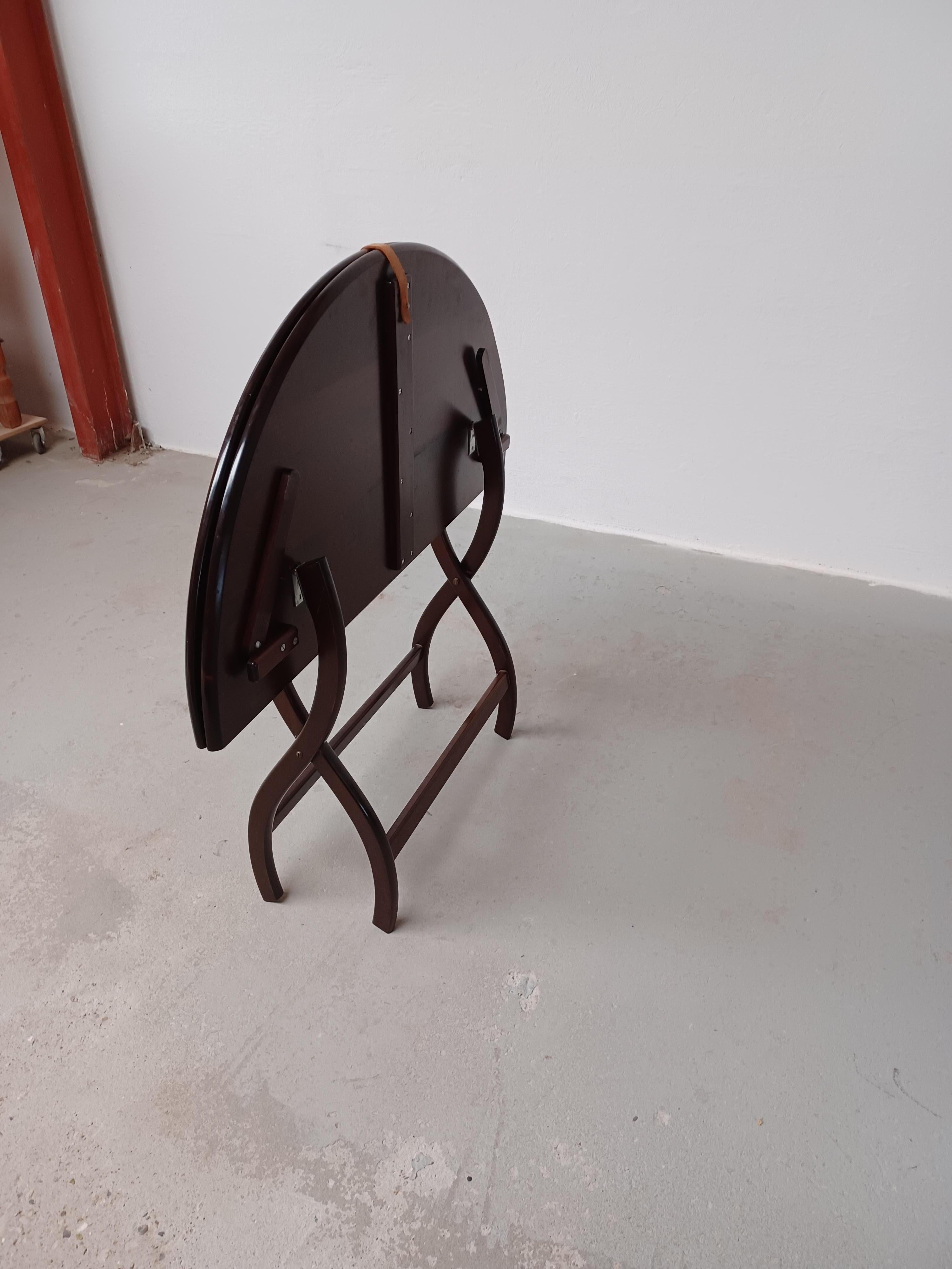 1960s Danish Circular Handcrafted  Foldable Mahogany Coffee Table For Sale 3