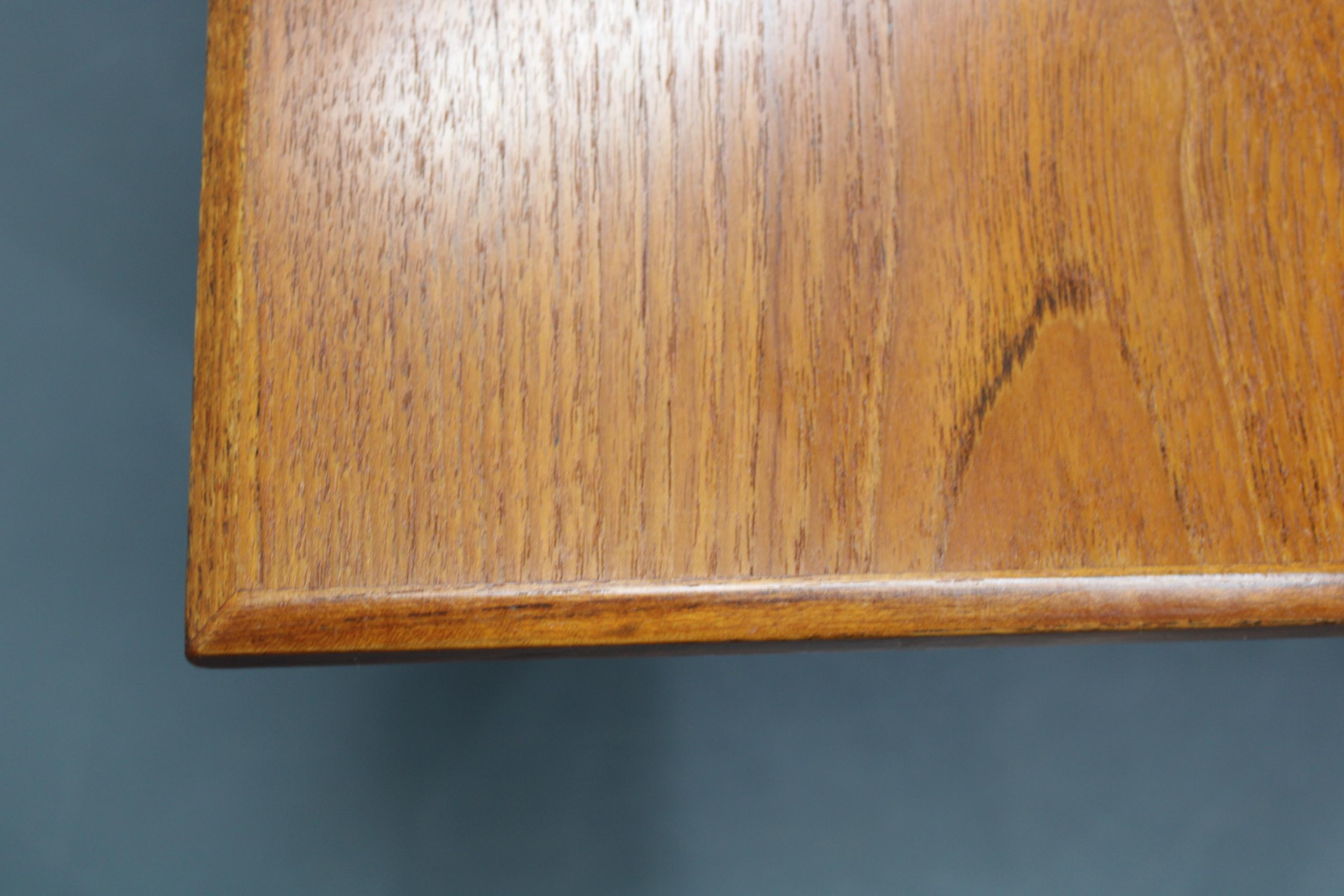 Bois 1960s Danish Coffee Table in Teak and Oak, Restored Scandinavian Modern Design en vente