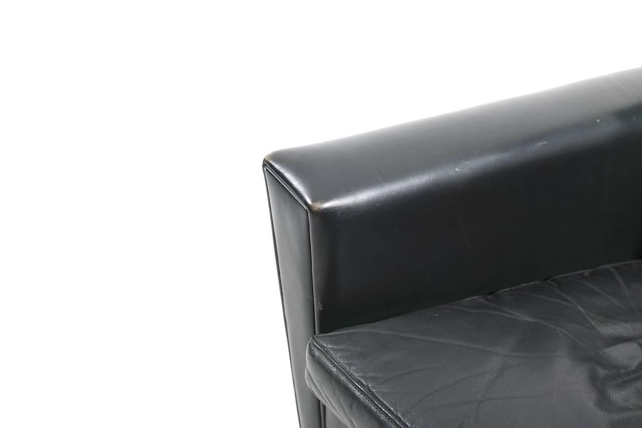 Scandinavian Modern 1960s Danish Dark Green Leather Lounge Chair For Sale