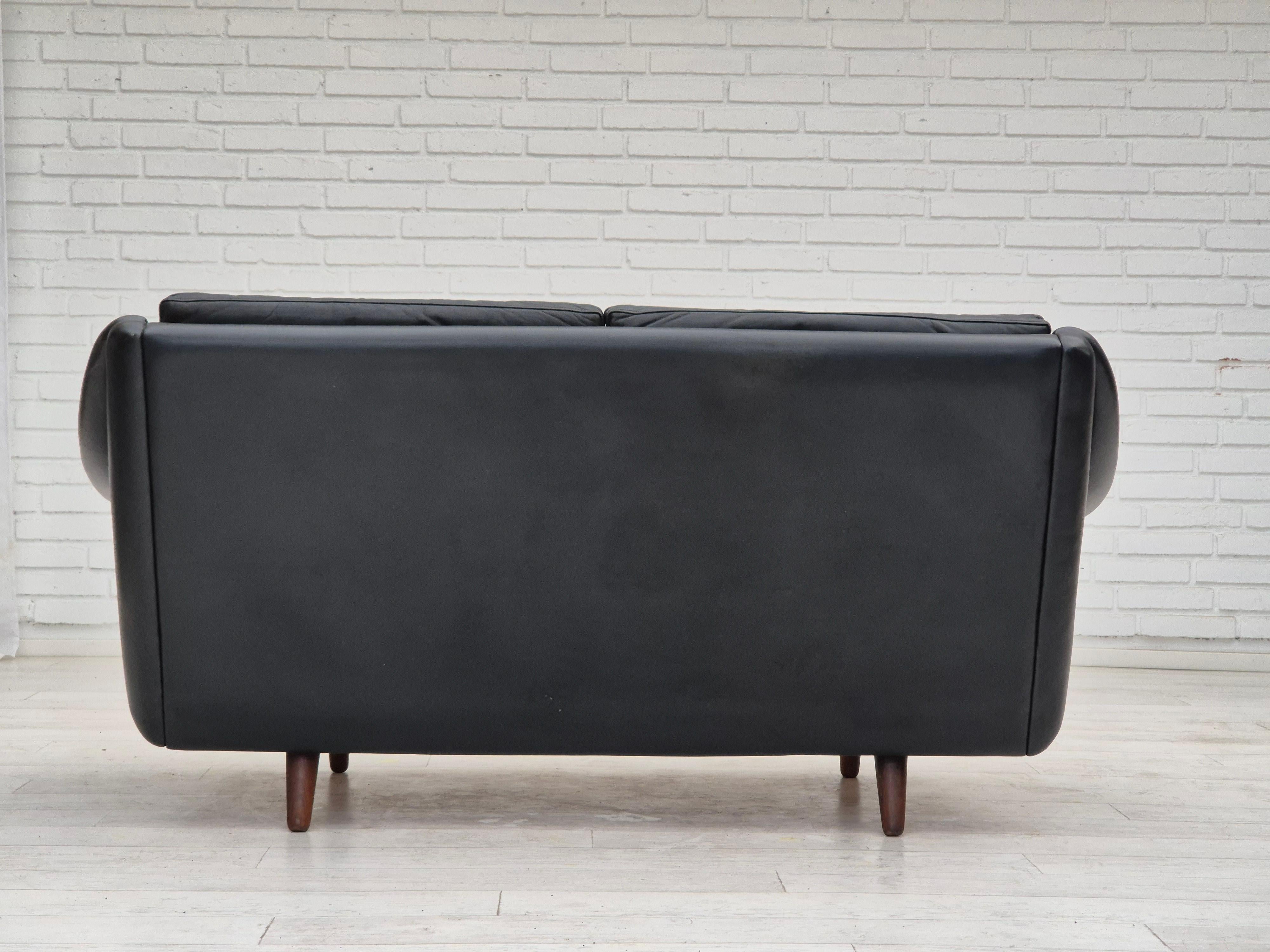 Leather 1960s, Danish design, Aage Christiansen for Erhardsen & Andersen, 2 seater sofa. For Sale