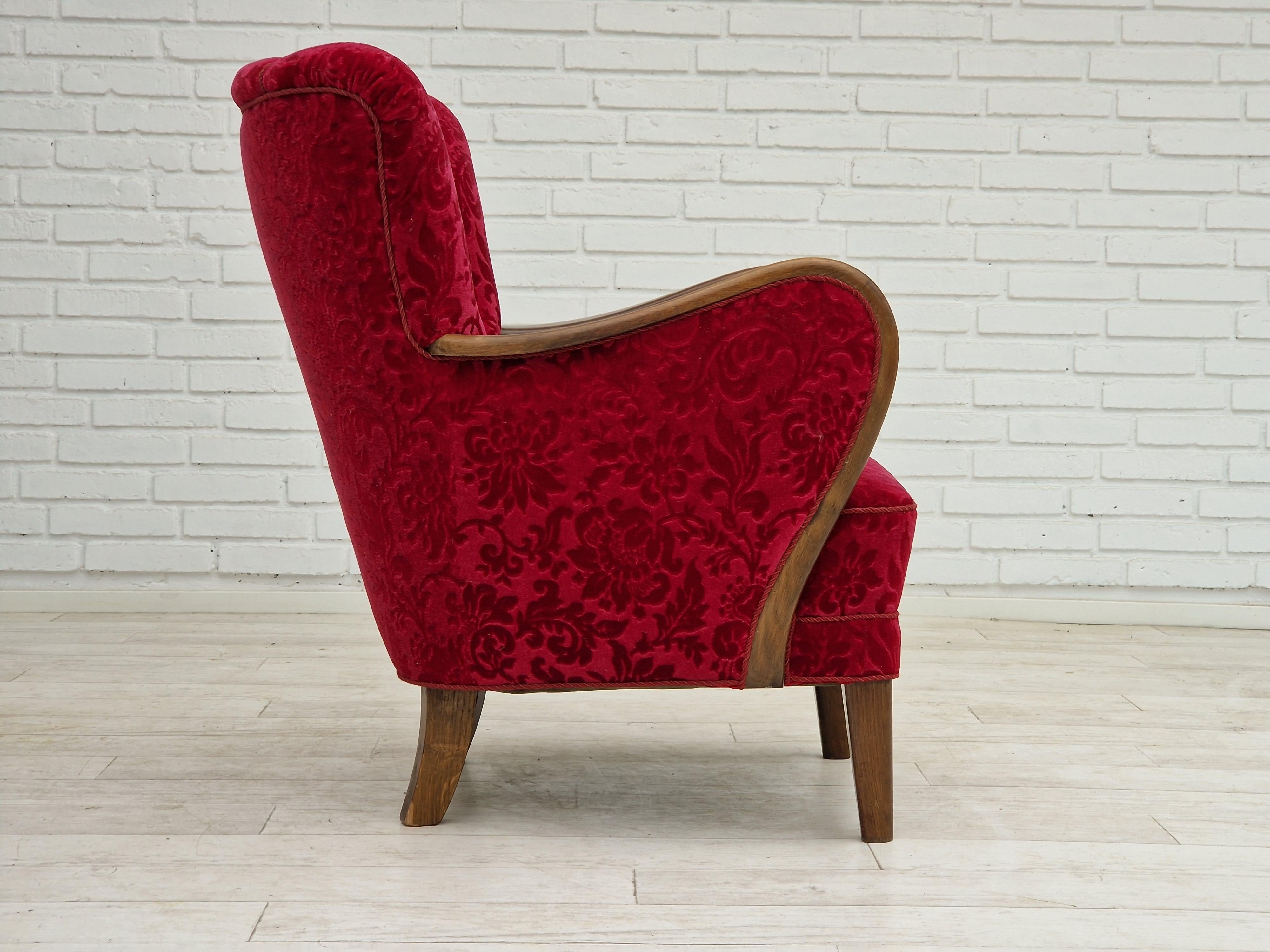 1960s, Danish design by Alfred Christensen, armchair in cherry red fabric. In Good Condition For Sale In Tarm, 82