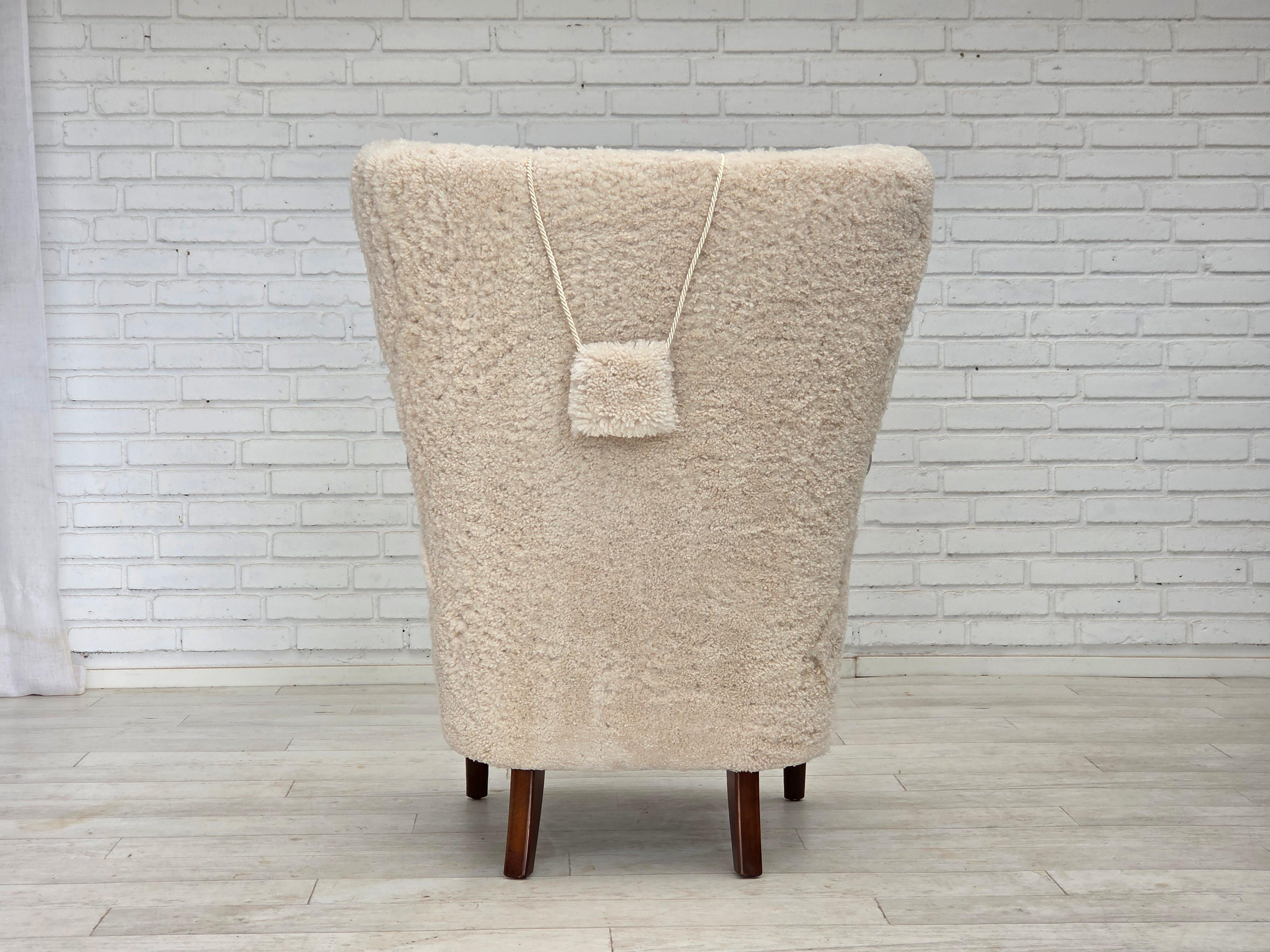 1960s, Danish design by A. Christensen for Slagelse Møbelværk, sheepskin. For Sale 9