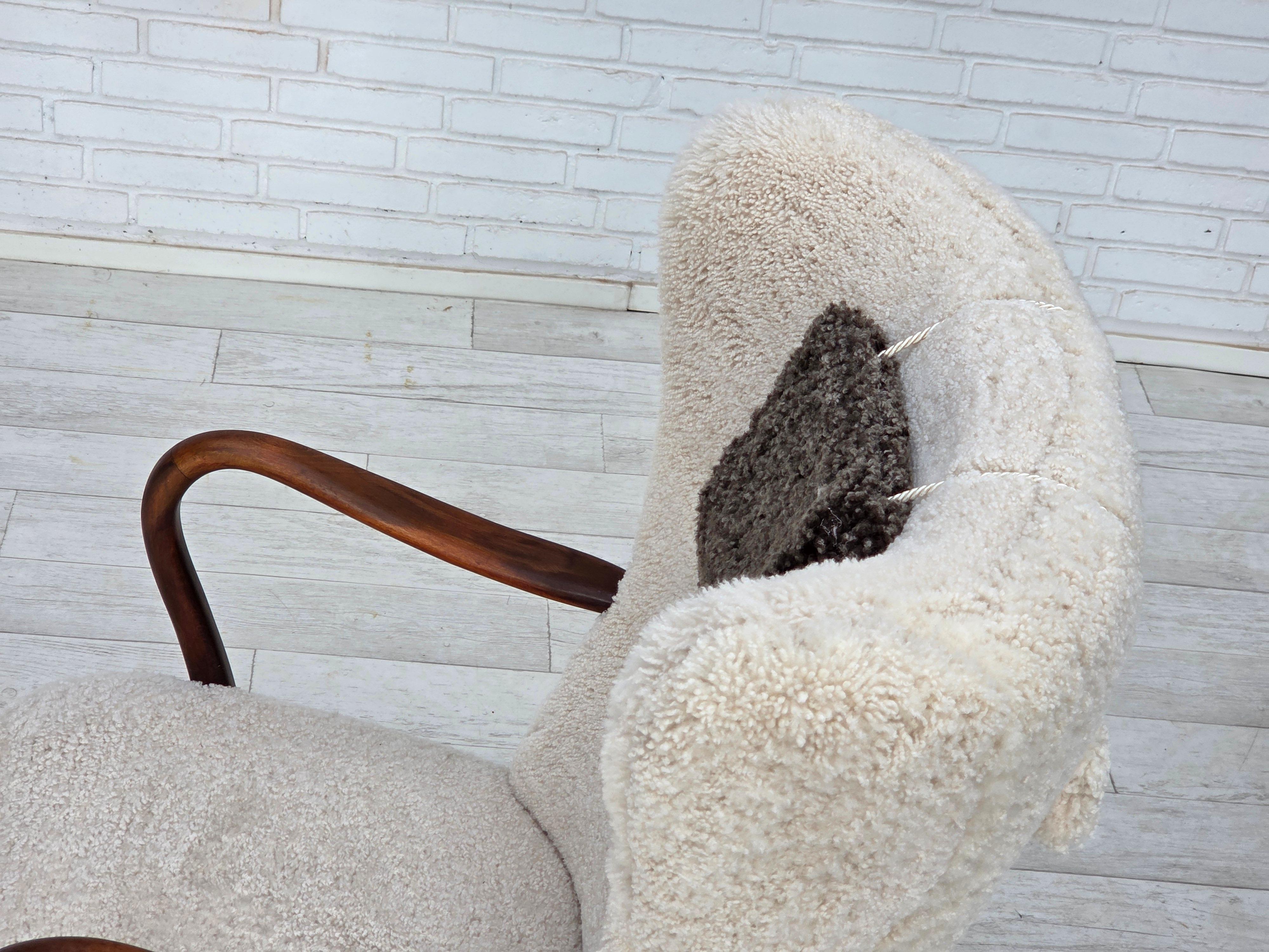 1960s, Danish design by A. Christensen for Slagelse Møbelværk, sheepskin. For Sale 14