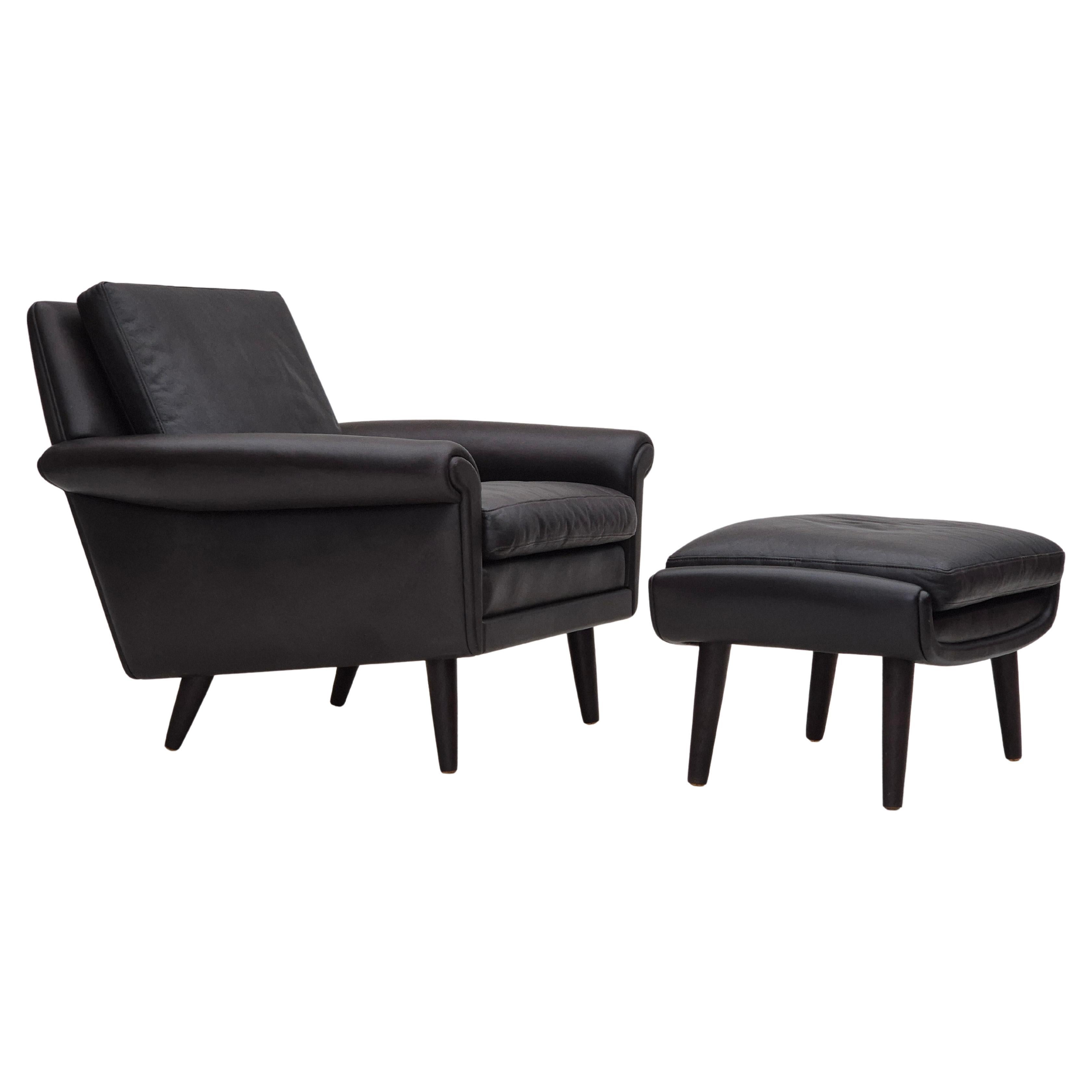 1960s, Danish design by Aage Christiansen, model "Diplomat", lounge chair. For Sale