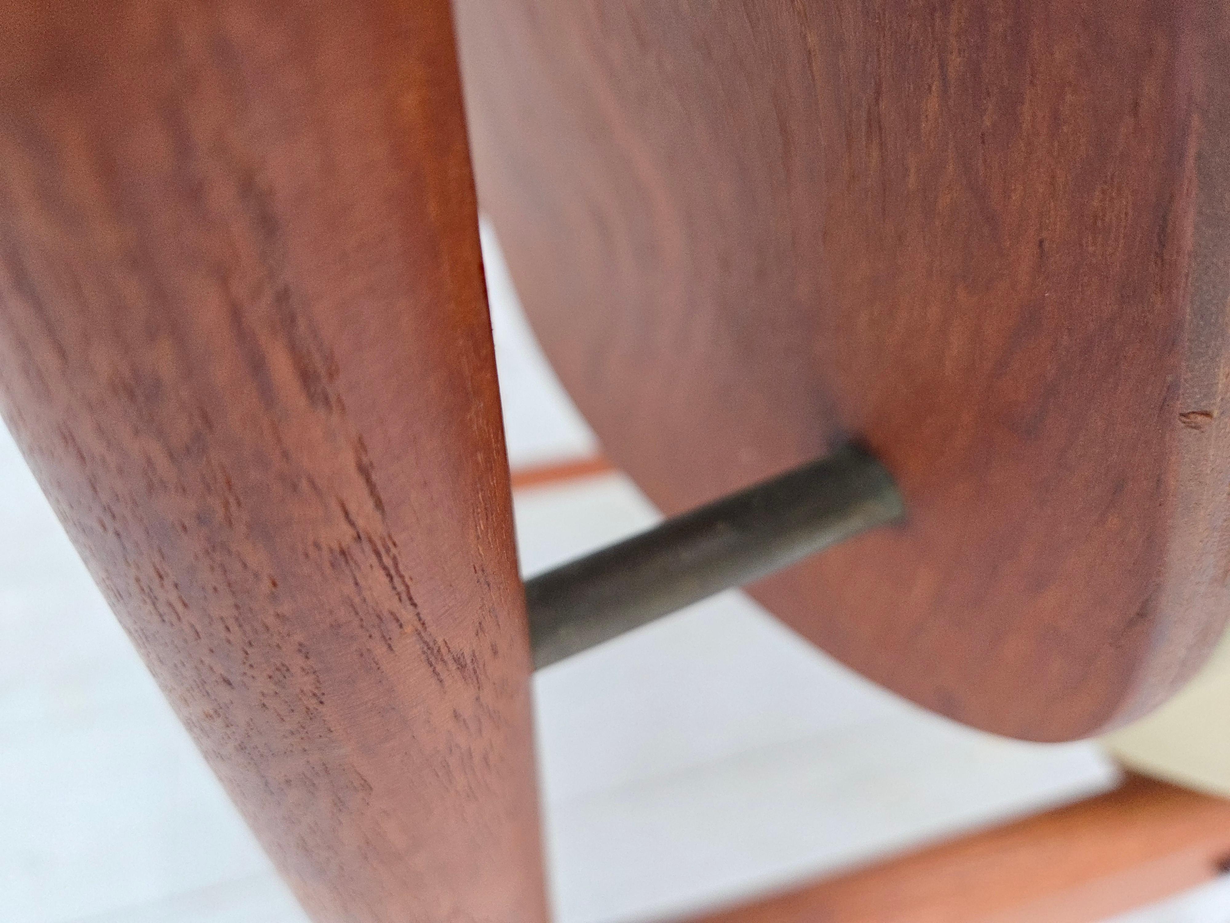 Anni '60, design danese di Arne Vodder, set di 3 sedie, legno di teak, pelle. in vendita 8