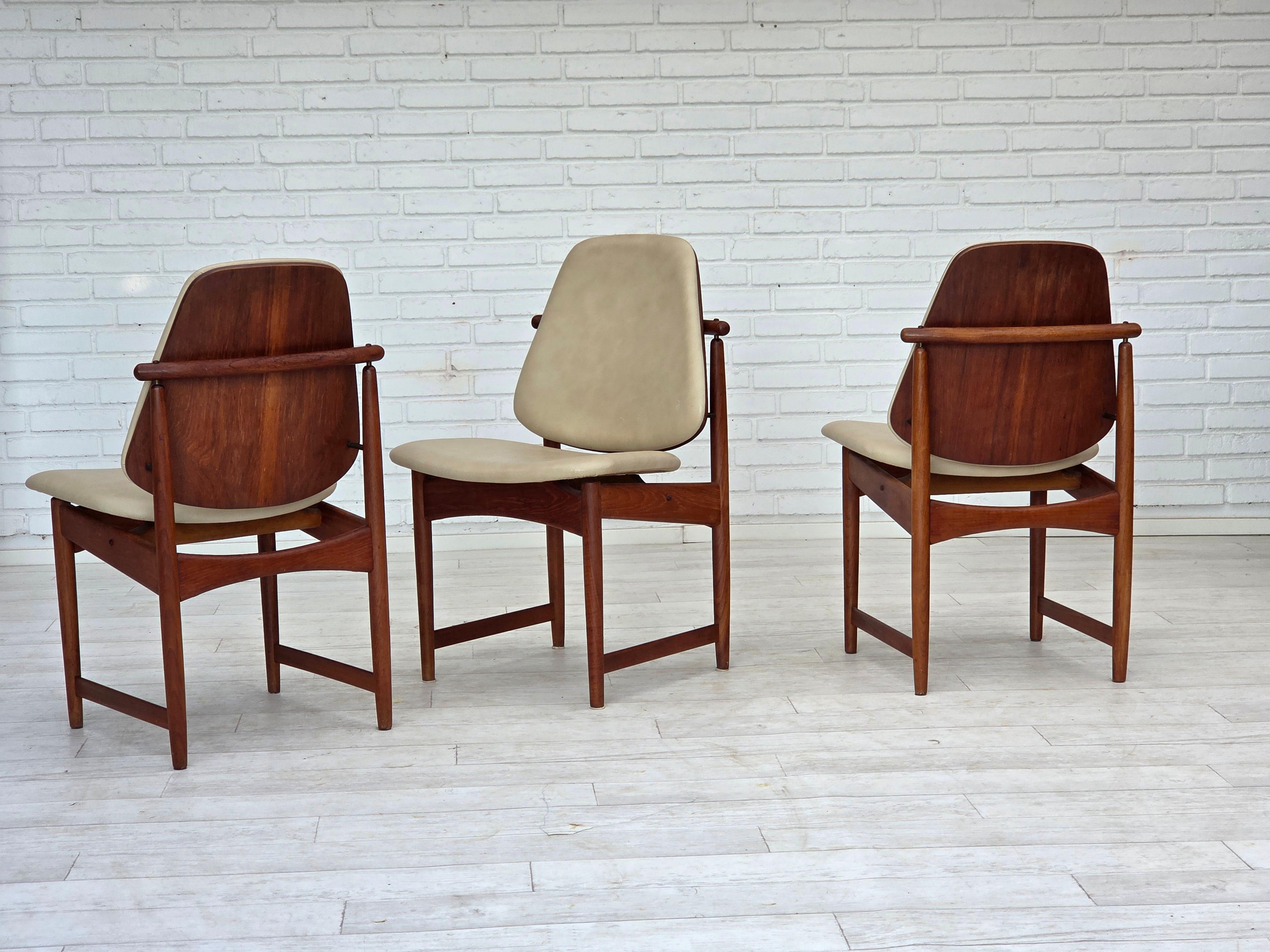 Danese Anni '60, design danese di Arne Vodder, set di 3 sedie, legno di teak, pelle. in vendita
