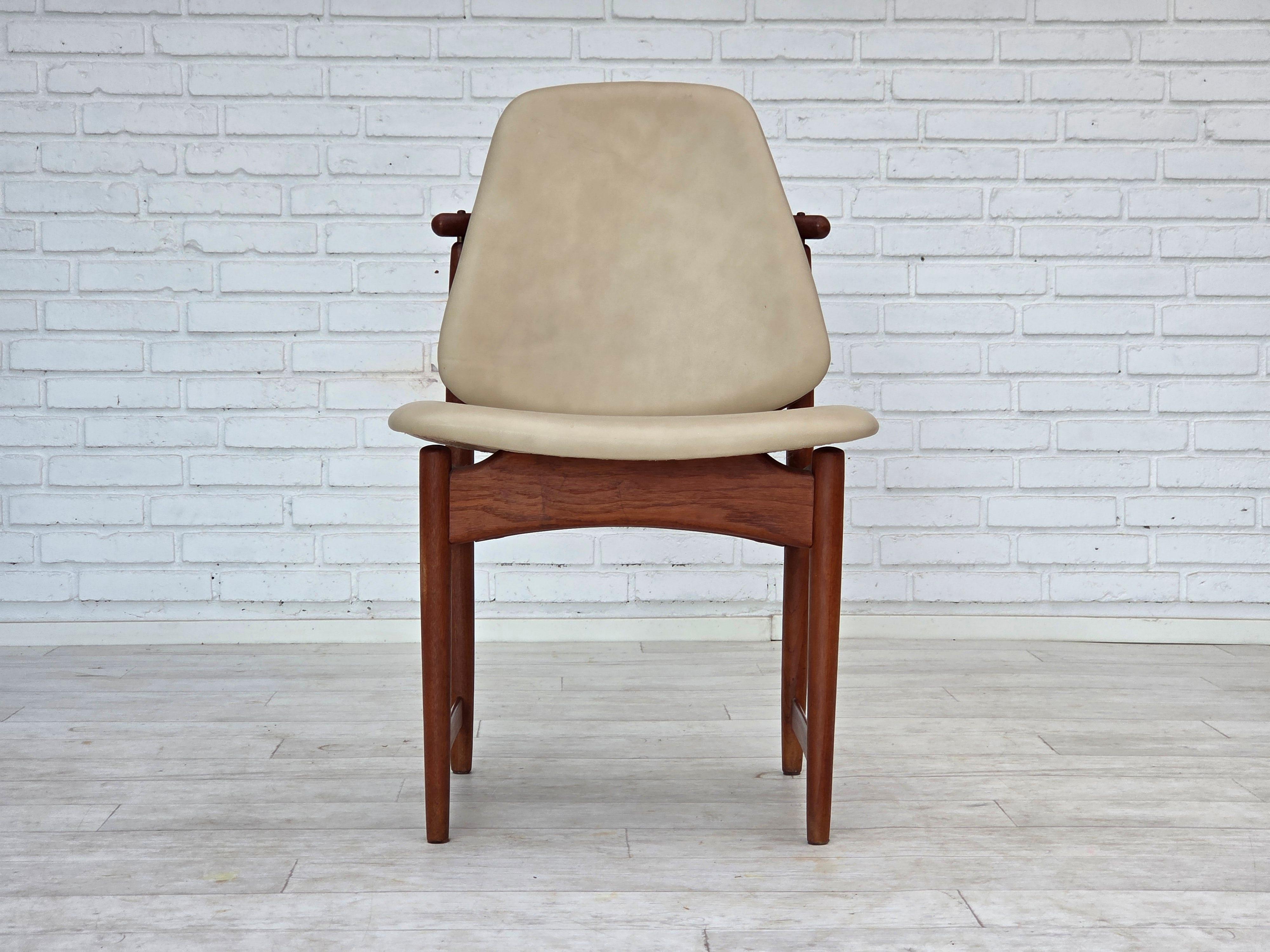 Anni '60, design danese di Arne Vodder, set di 3 sedie, legno di teak, pelle. in vendita 1