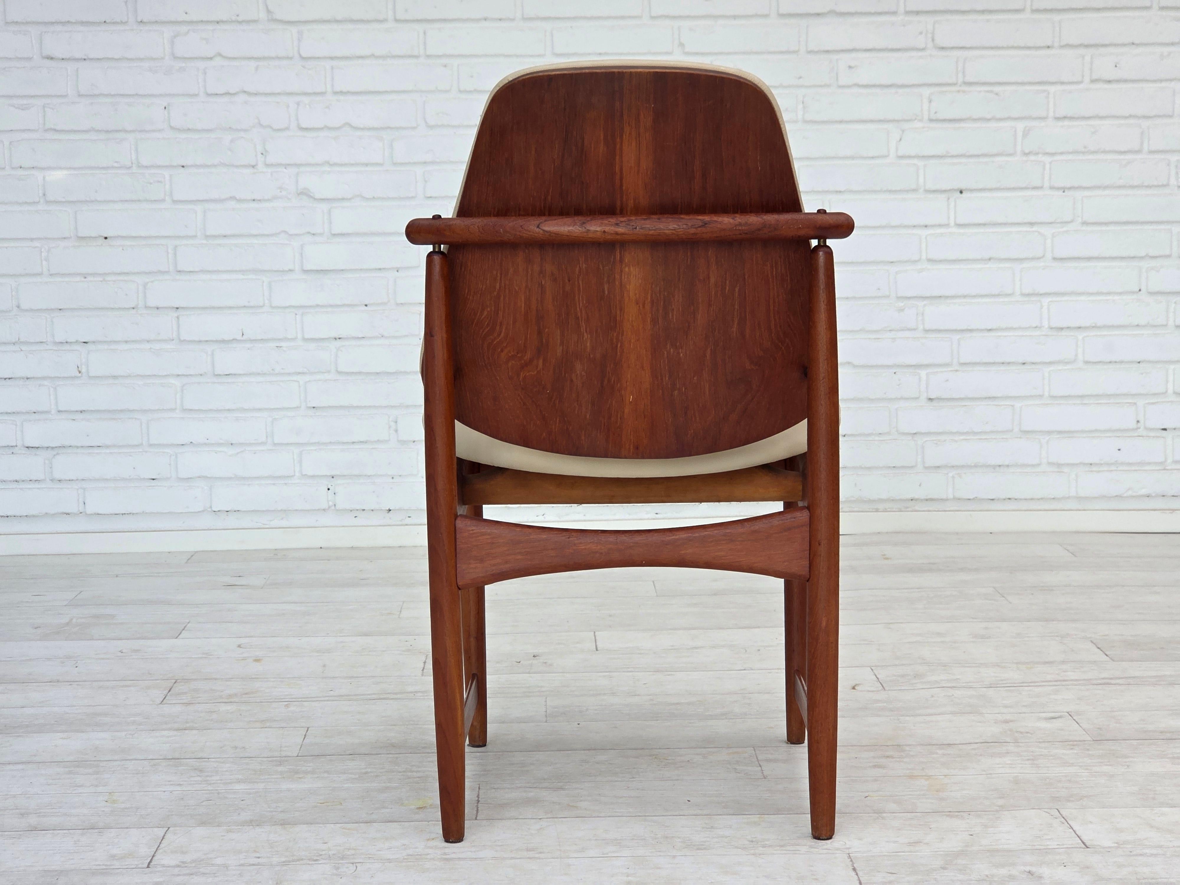 Anni '60, design danese di Arne Vodder, set di 3 sedie, legno di teak, pelle. in vendita 2