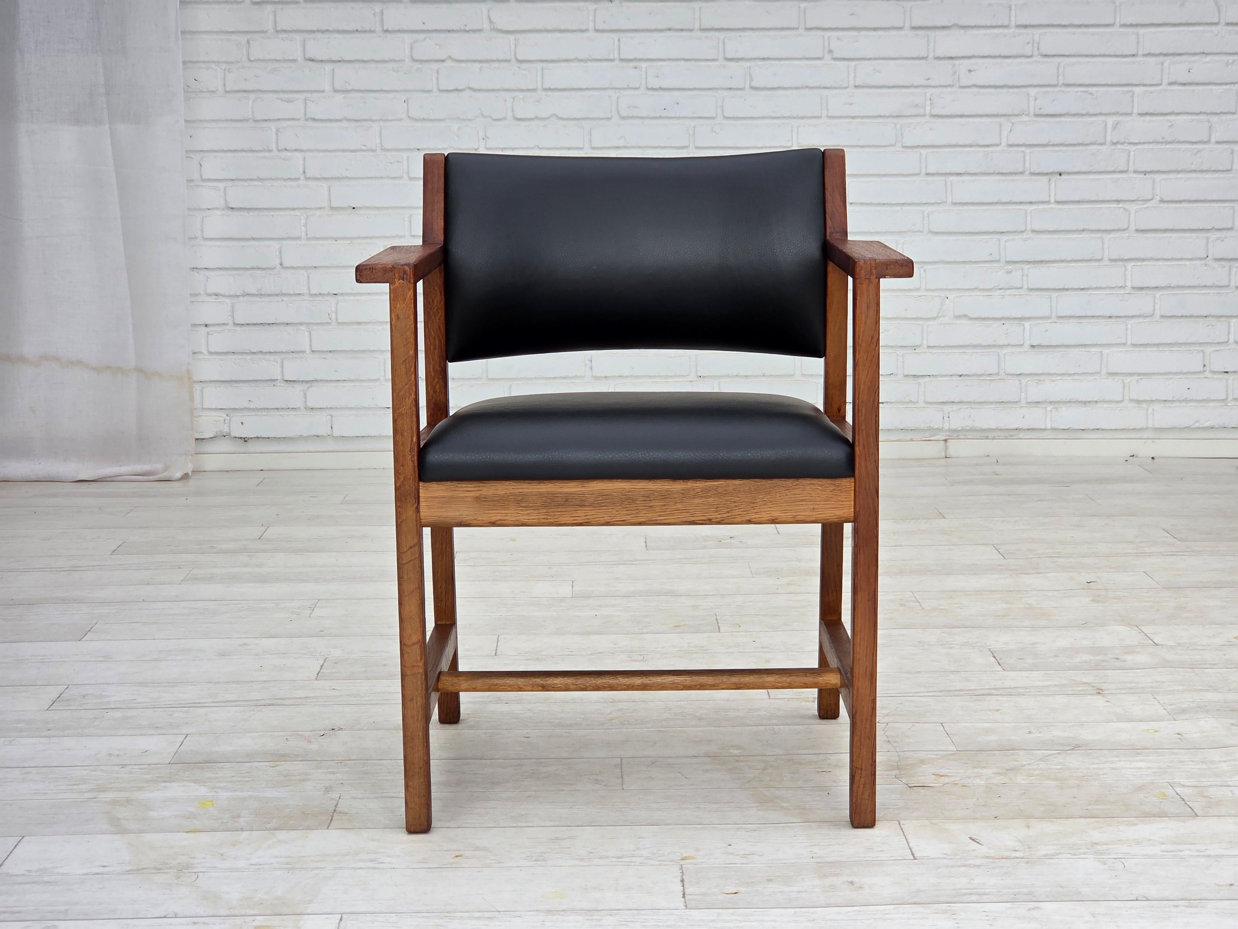 1960er Jahre, dänisches Design von Børge Mogensen, Modell BM 74, Satz mit 4 Stühlen. (Leder) im Angebot