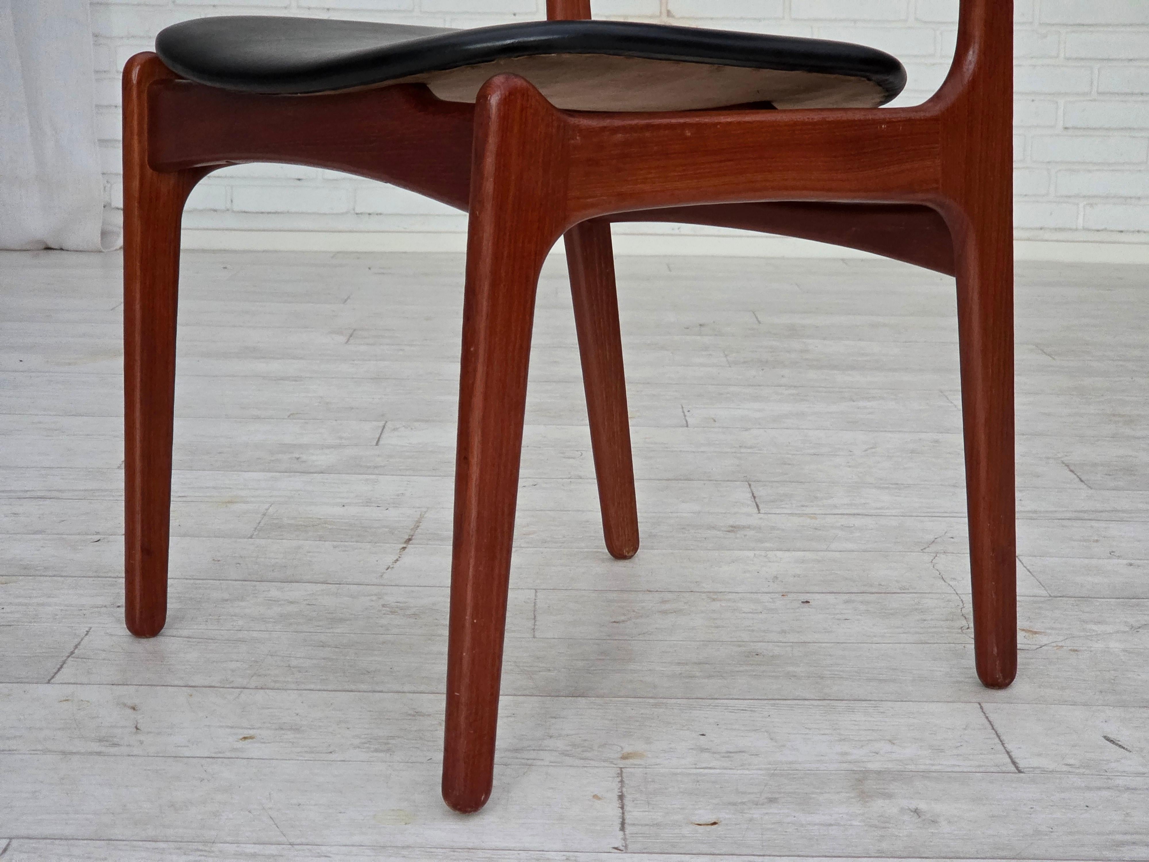 Anni '60, design danese di Erik Buch, modello 49, coppia di sedie, legno di teak. In condizioni buone a Tarm, 82