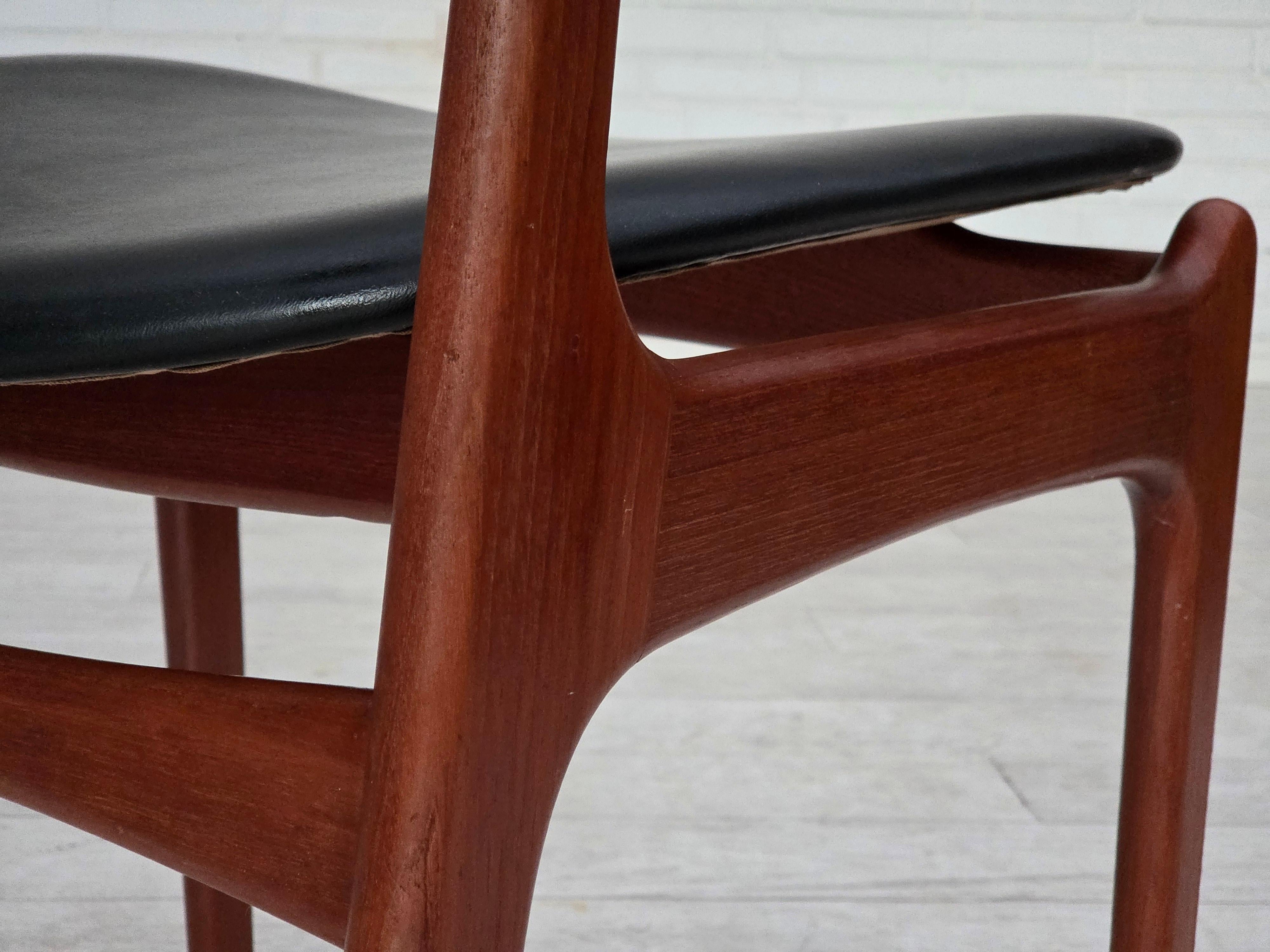 Anni '60, design danese di Erik Buch, modello 49, coppia di sedie, legno di teak. 1