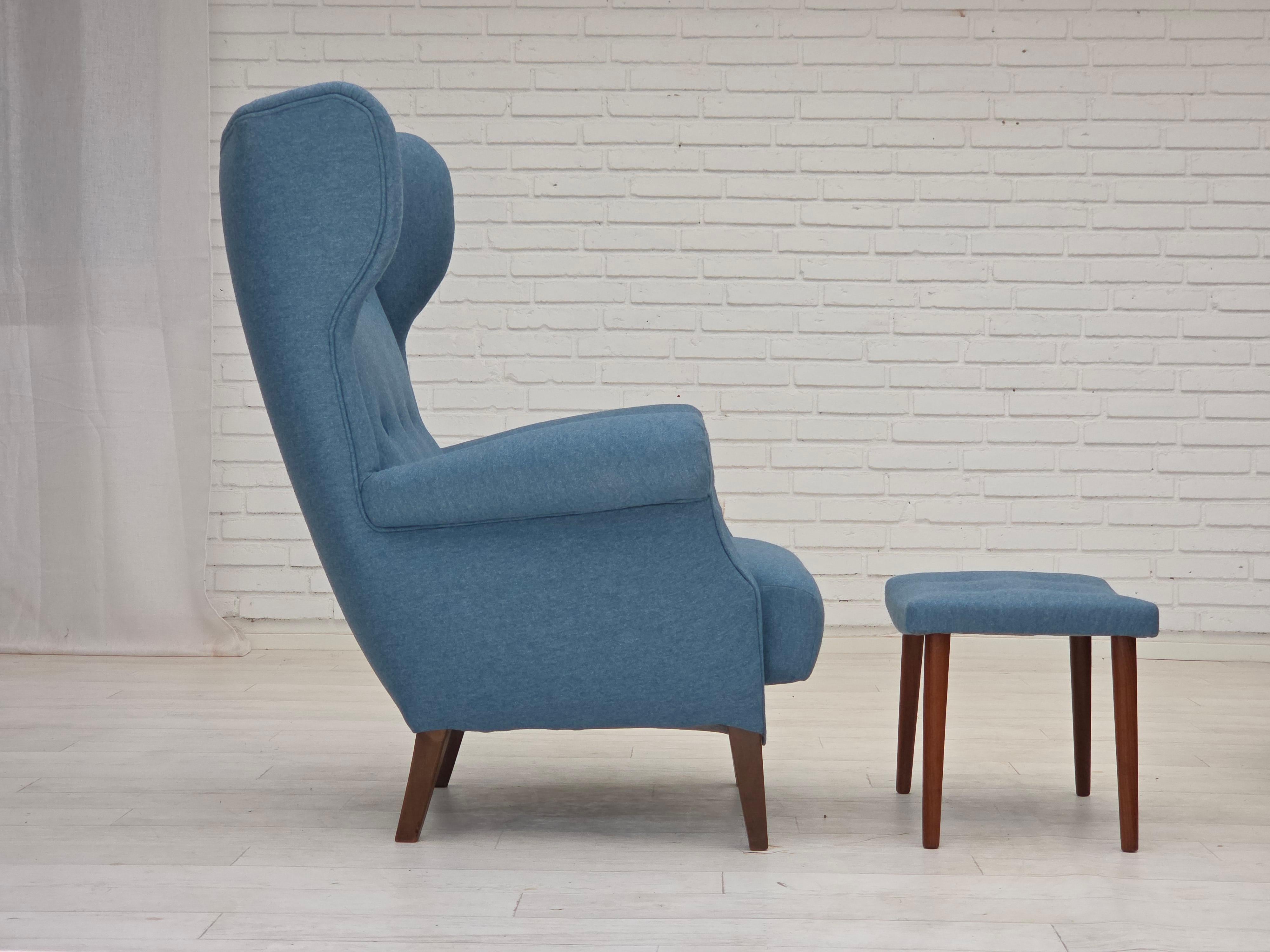 1960s, Danish design by Fritz Hansen, armchair with stool, model 8023. For Sale 5
