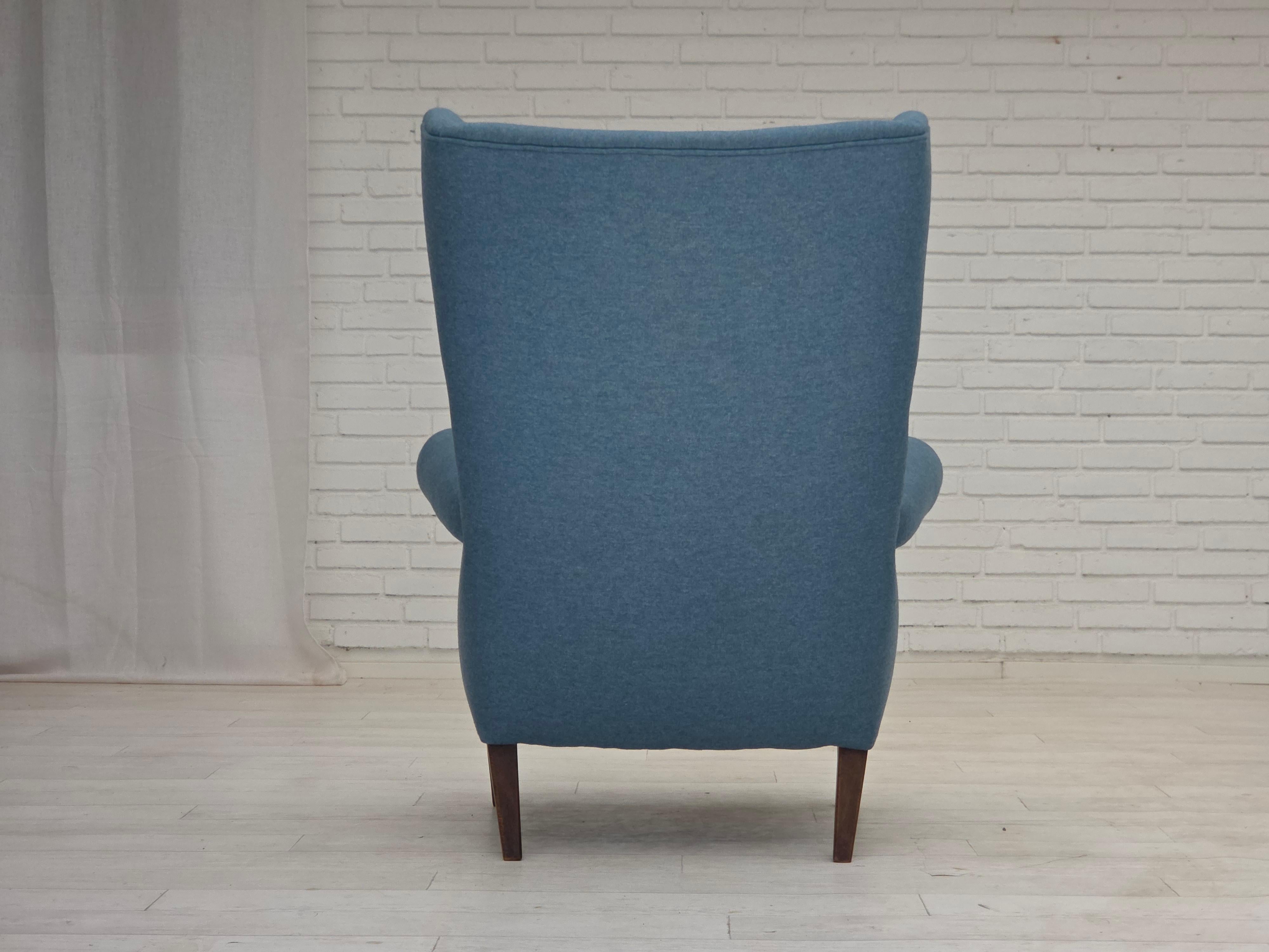 1960s, Danish design by Fritz Hansen, armchair with stool, model 8023. For Sale 7