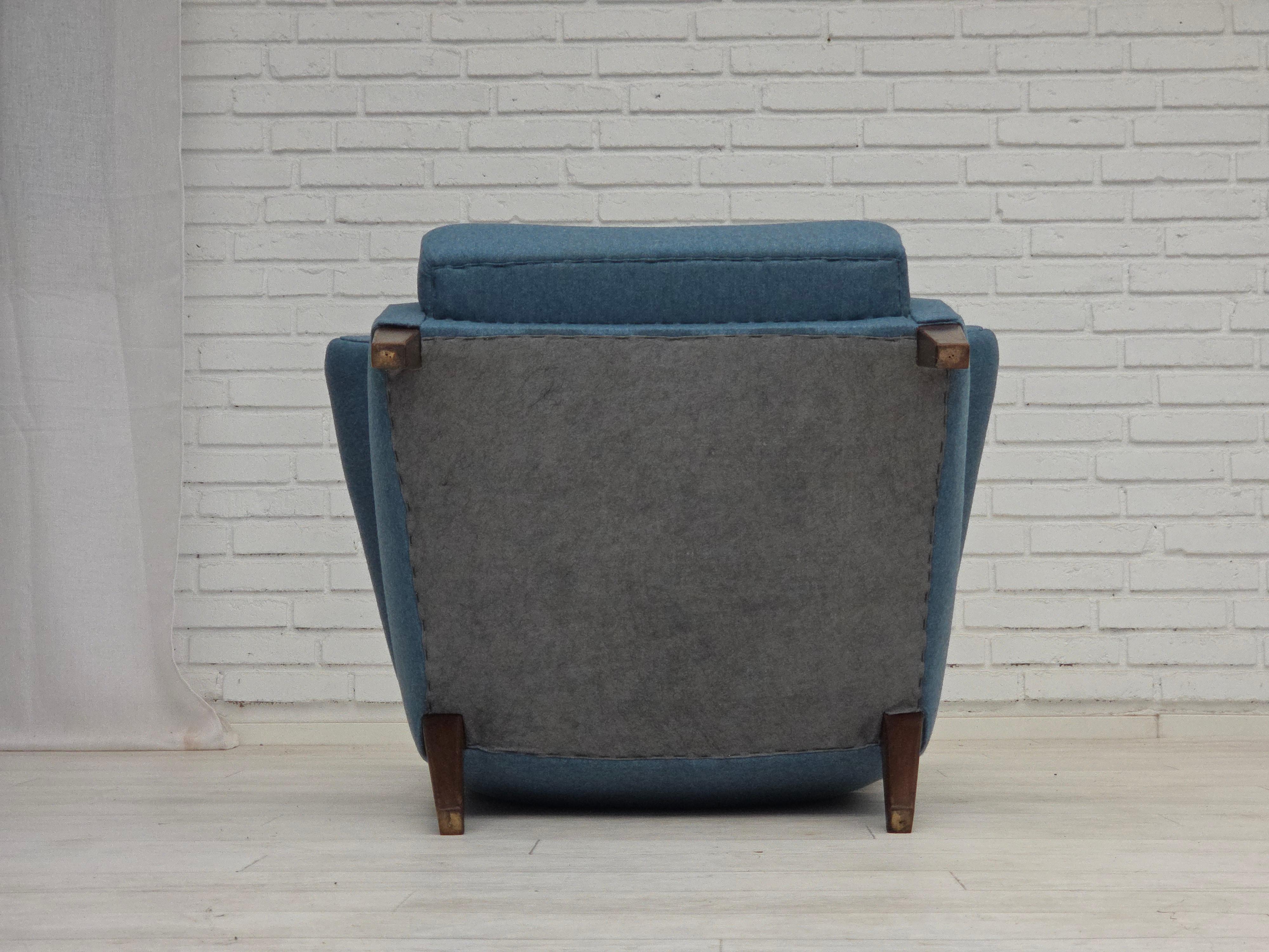 1960s, Danish design by Fritz Hansen, armchair with stool, model 8023. For Sale 9