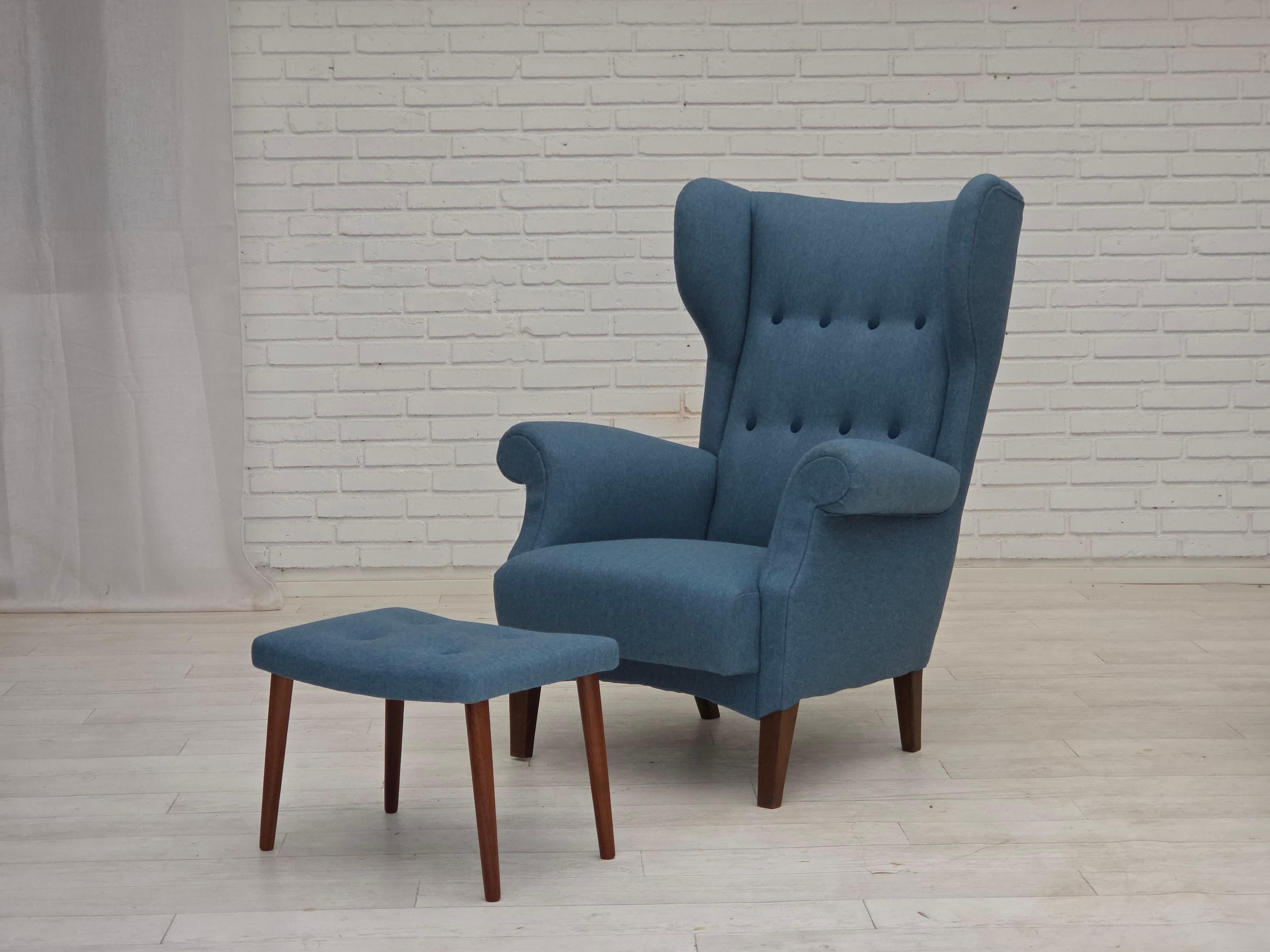 1960s, Danish design by Fritz Hansen, armchair with stool, model 8023. For Sale 12