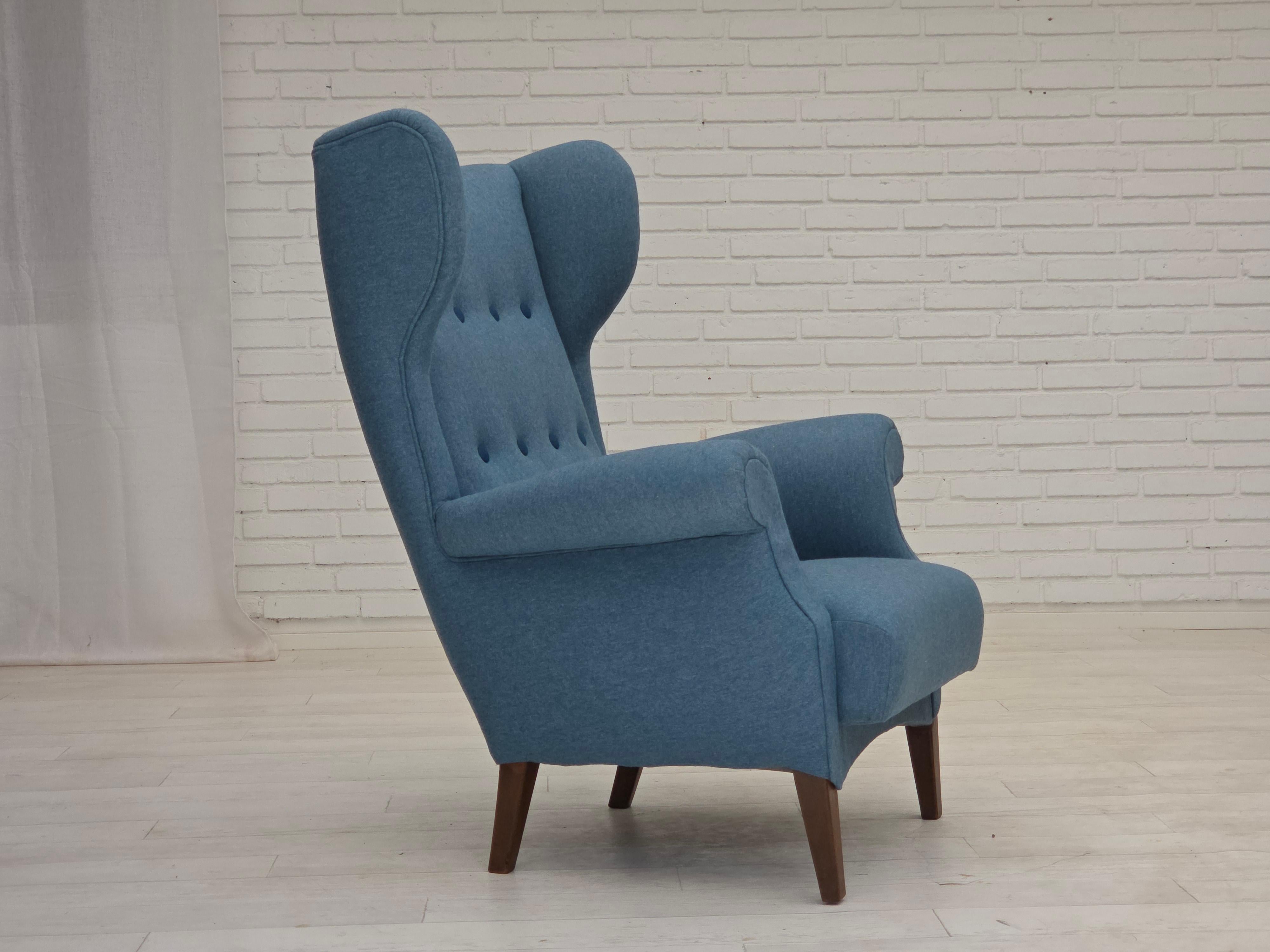 Wool 1960s, Danish design by Fritz Hansen, armchair with stool, model 8023. For Sale
