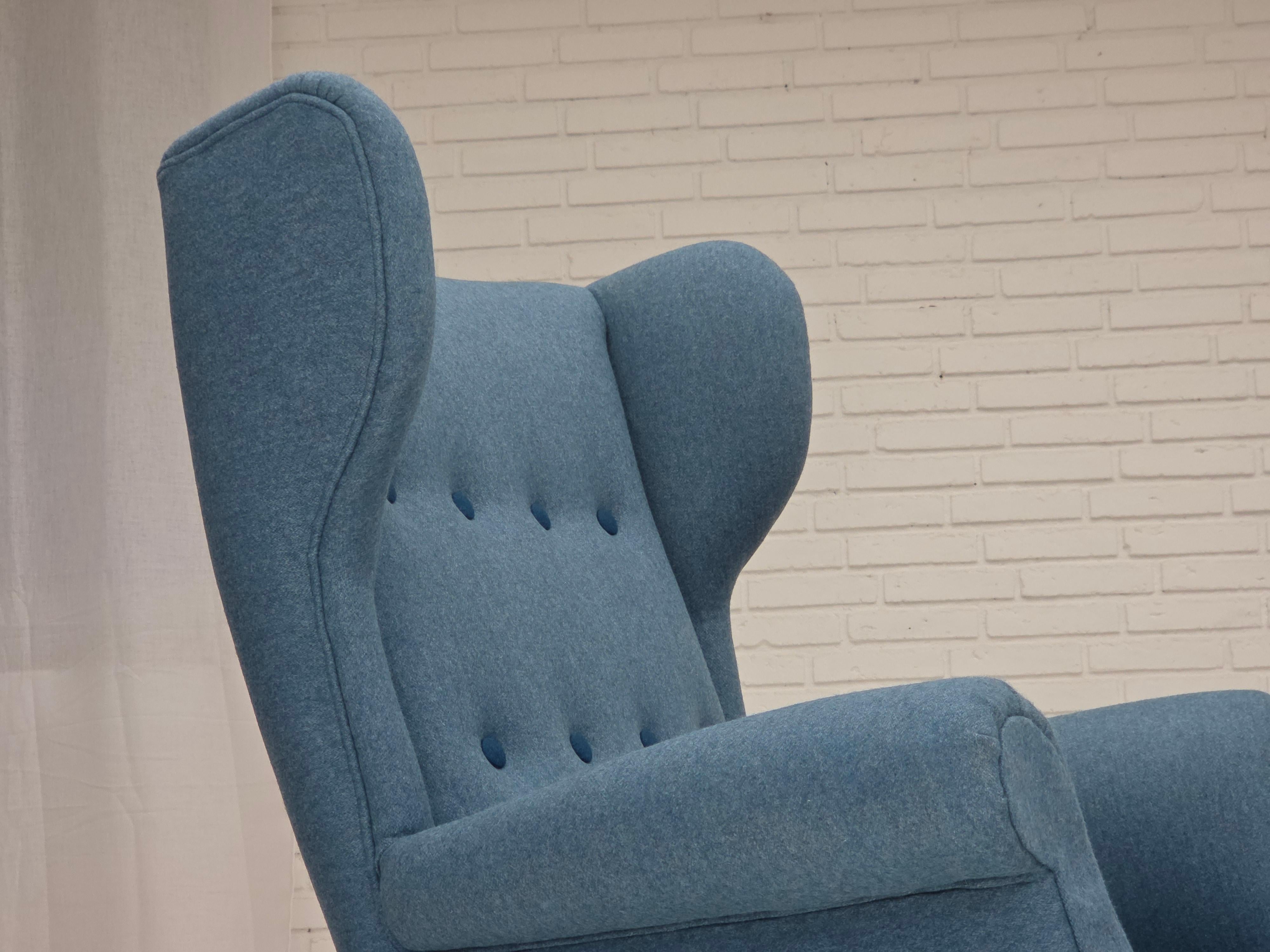1960s, Danish design by Fritz Hansen, armchair with stool, model 8023. For Sale 1