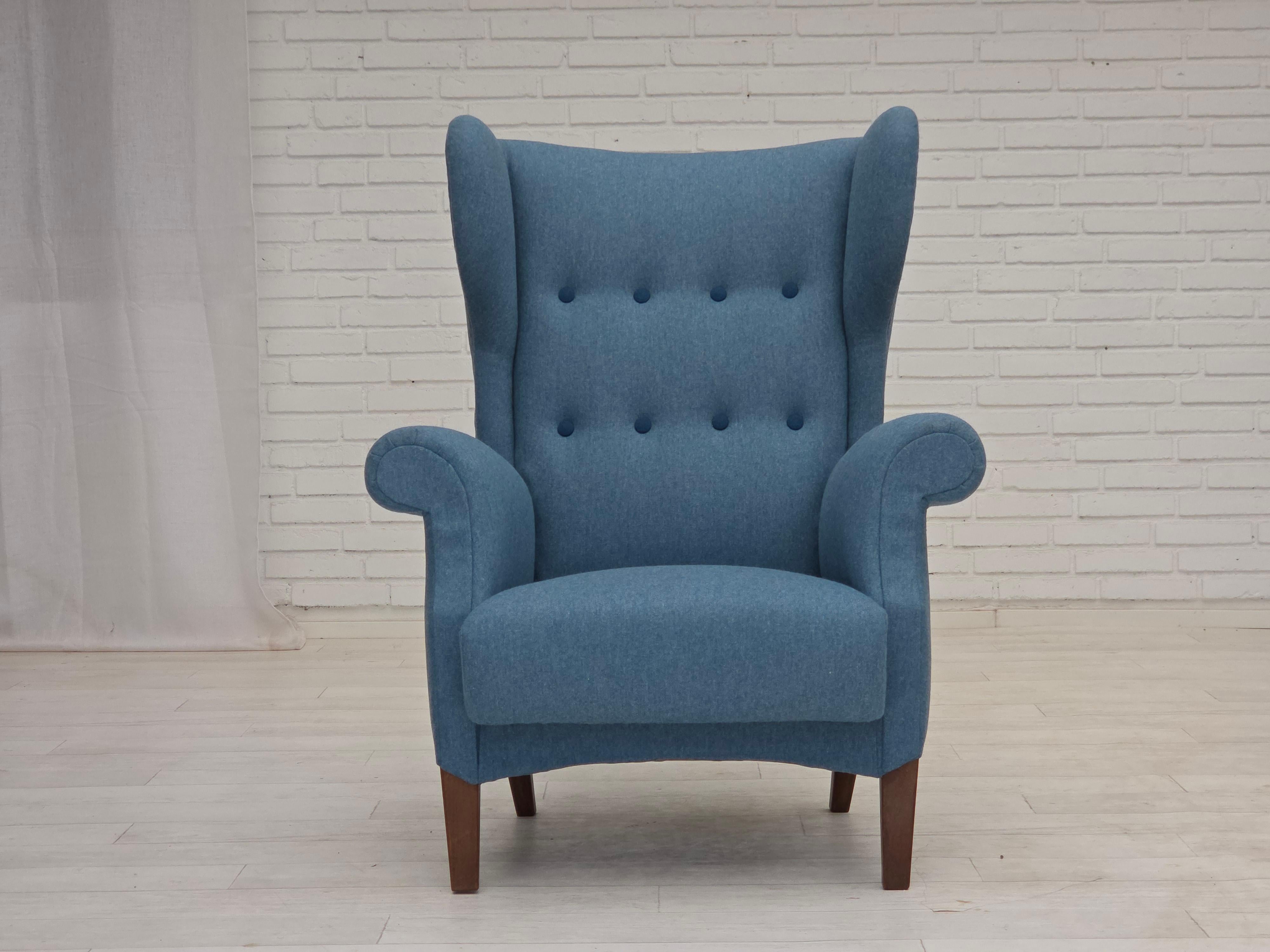 1960s, Danish design by Fritz Hansen, armchair with stool, model 8023. For Sale 2