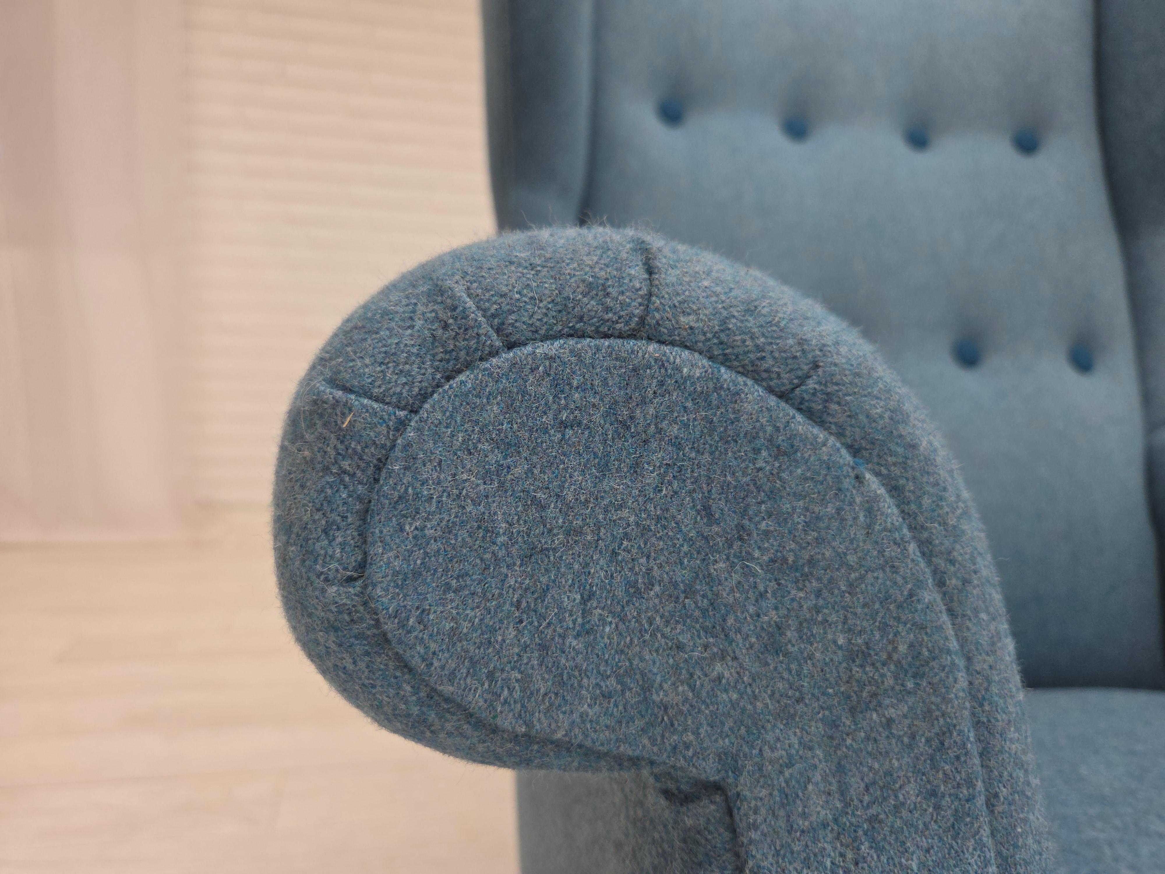 1960s, Danish design by Fritz Hansen, armchair with stool, model 8023. For Sale 3