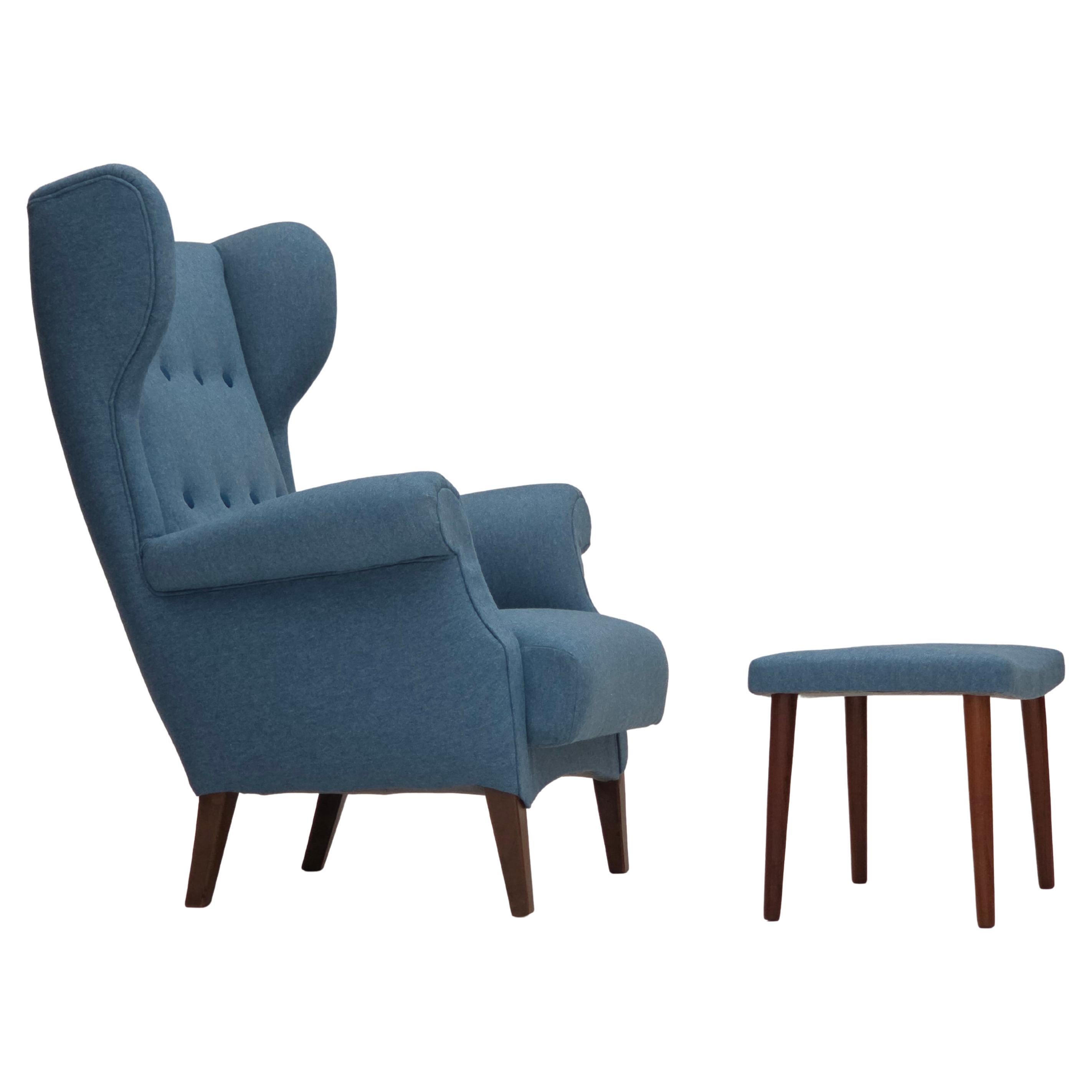 1960s, Danish design by Fritz Hansen, armchair with stool, model 8023. For Sale