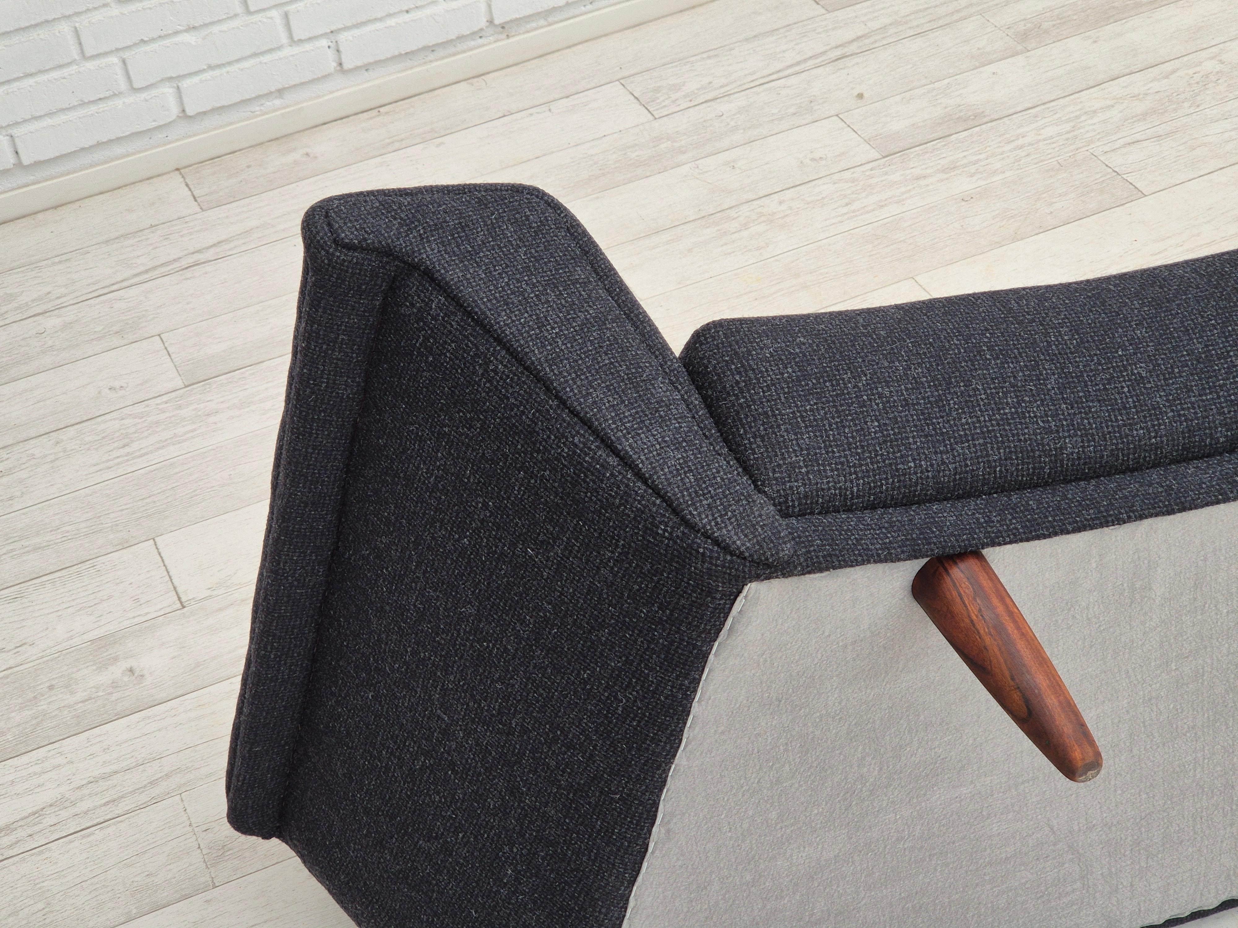 1960er Jahre, dänisches Design von Georg Thams, neu gepolstertes 3-Sitzer-Sofa. im Angebot 4