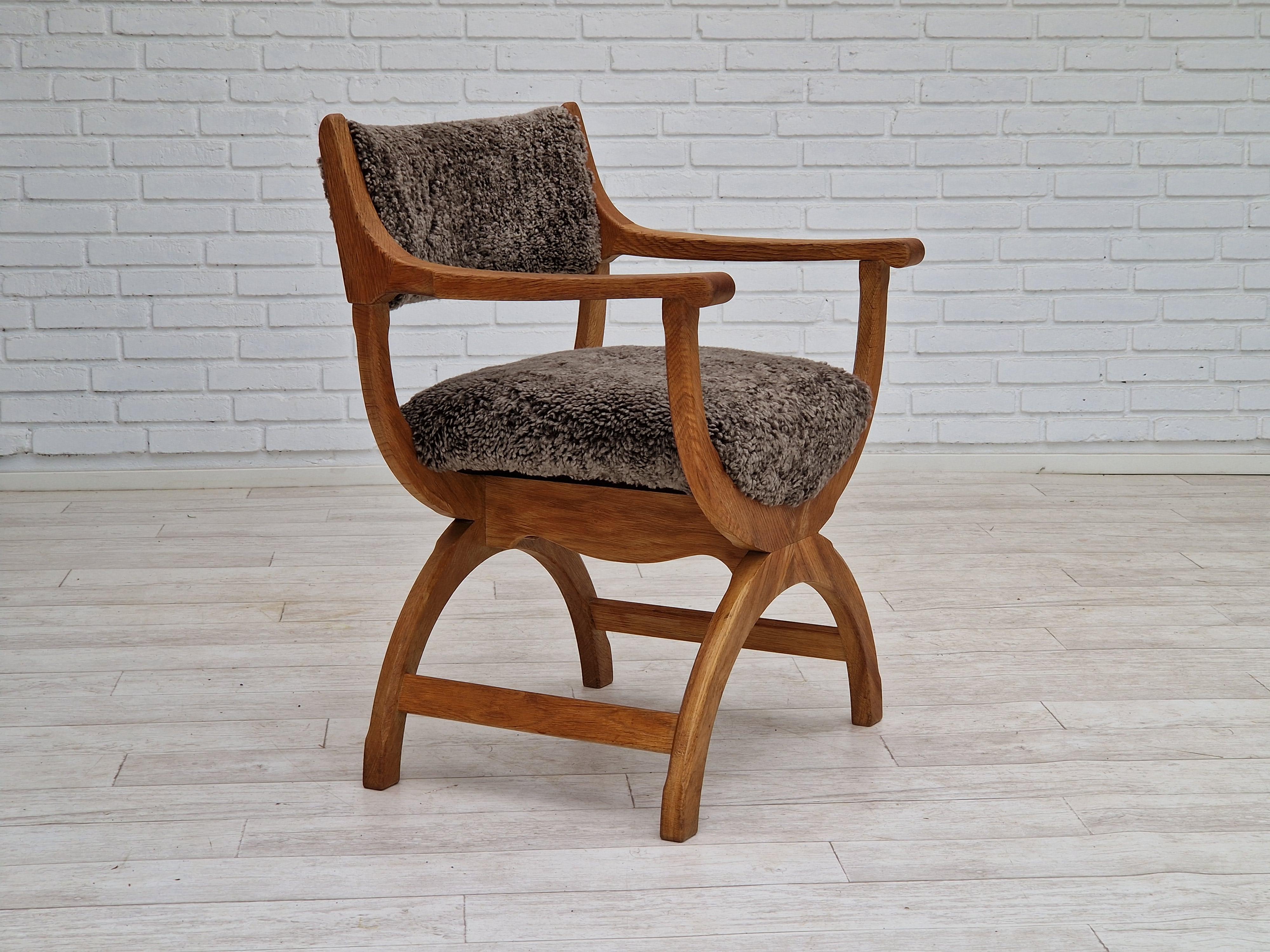 Danois Années 1960, design danois par Henning Kjærnulf, modèle de chaise 