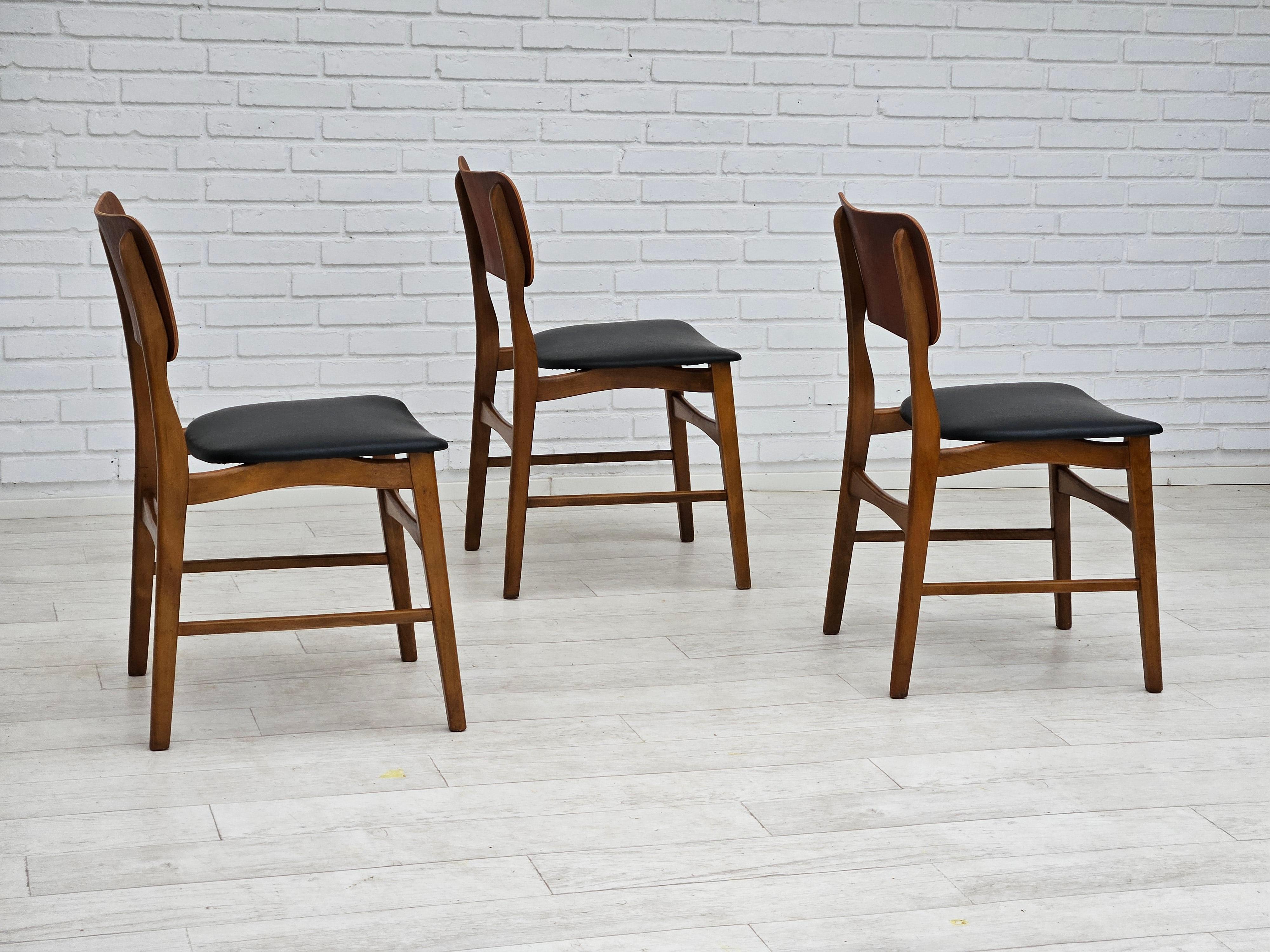 Scandinavian Modern 1960s, Danish design by Ib Kofod Larsen, set of 3 dining chairs model 62. For Sale