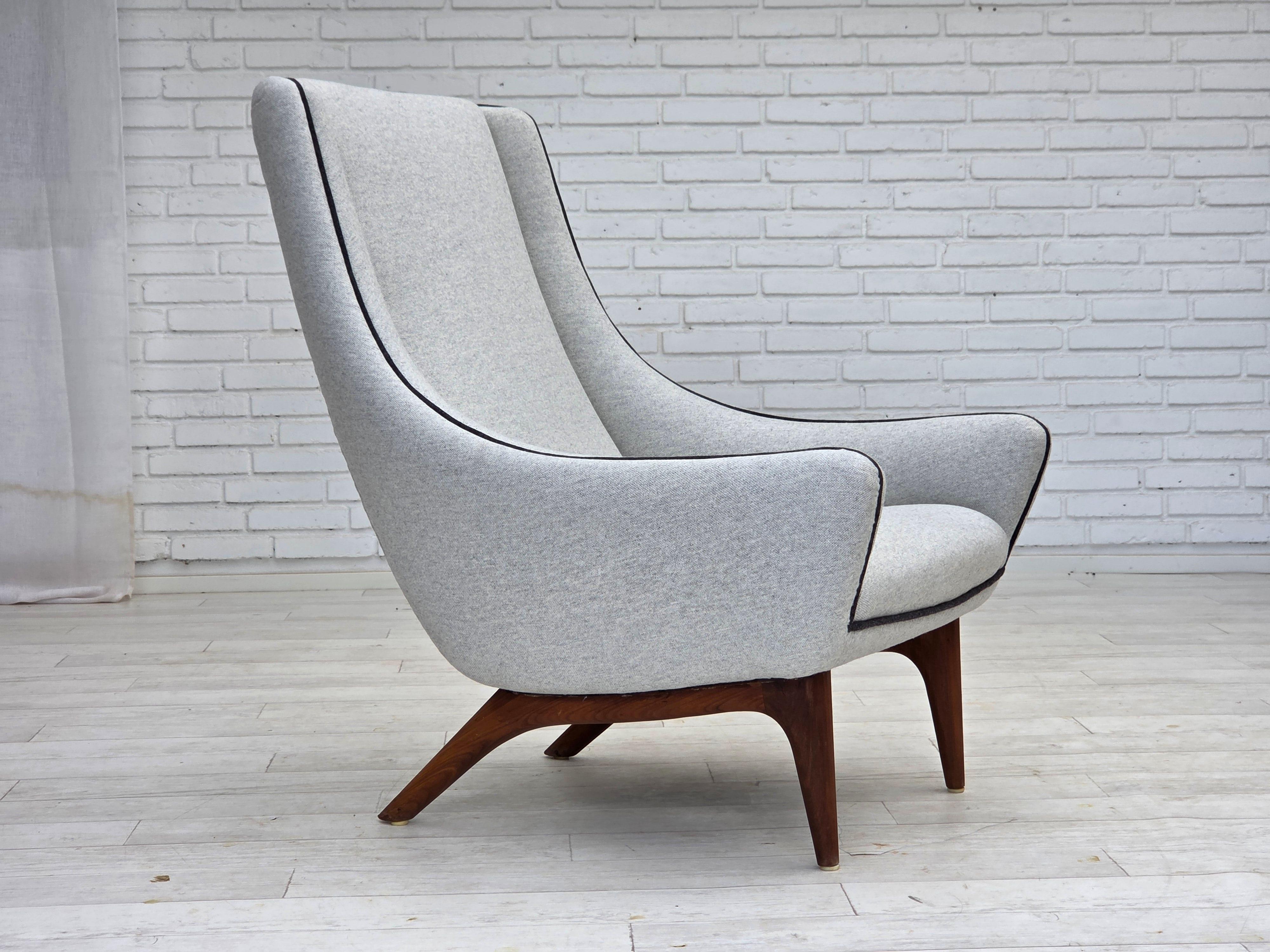1960s, Danish design by Illum Wikkelsø for Mikael Laursen & Son. Armchair model ML 140 with stool. Completely renovated-reupholstered in quality grey furniture wool. Teak legs refreshed. Partially new upholstery. Manufactured by Danish furniture