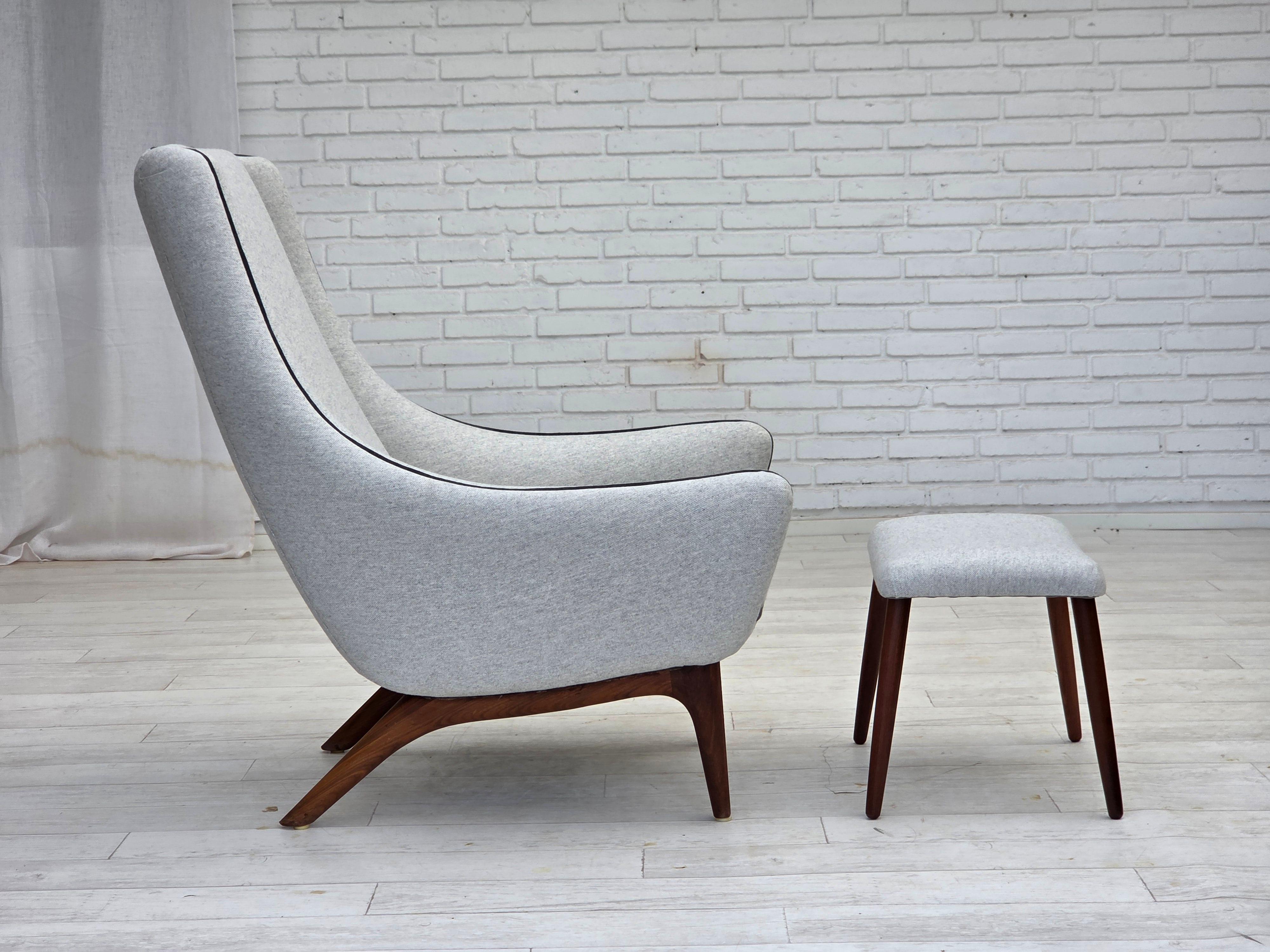 Mid-20th Century 1960s, Danish design by Illum Wikkelsø, model ML 140 with stool, reupholstered. For Sale