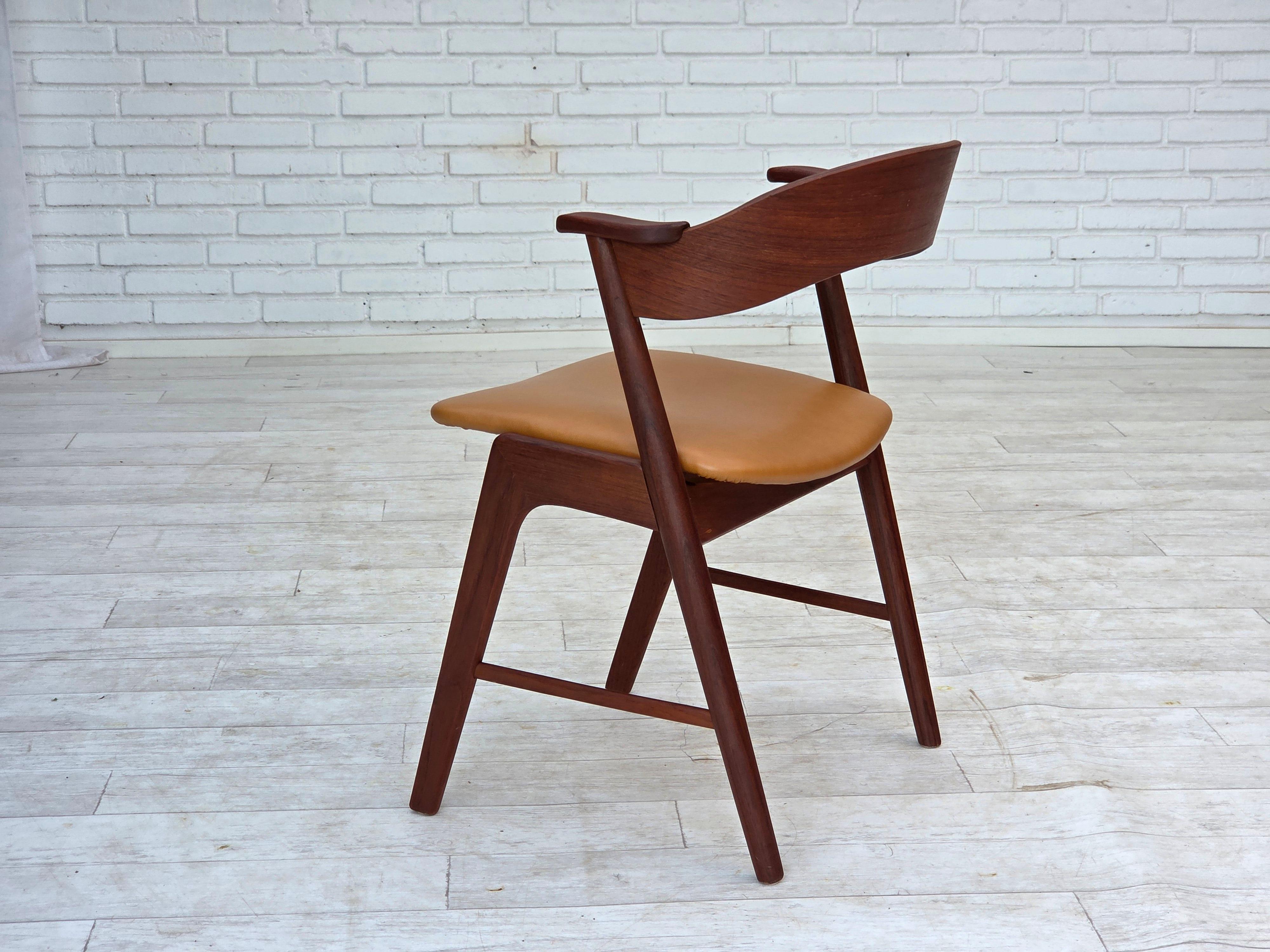 1960s, Danish design by Kai Kristensen, model 32, set of 8 dinning chairs. 7