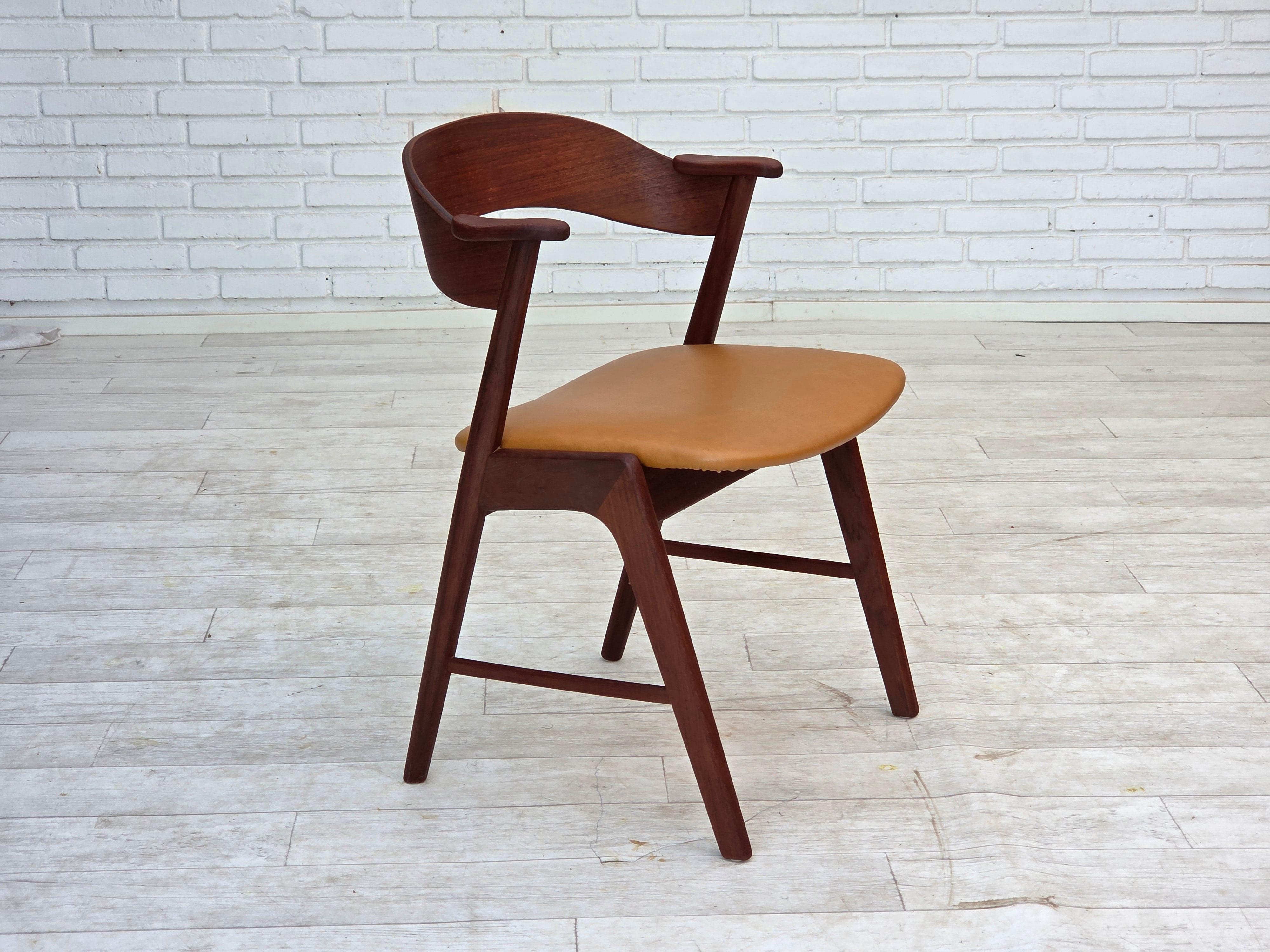 1960s, Danish design by Kai Kristensen, model 32. Set of 8 dining table chairs. Reupholstered in quality cognac brown furniture leather, renewed teak wood. Manufactured by Danish furniture manufacturer Korup Stolefabrik in about 1960-65s. Original