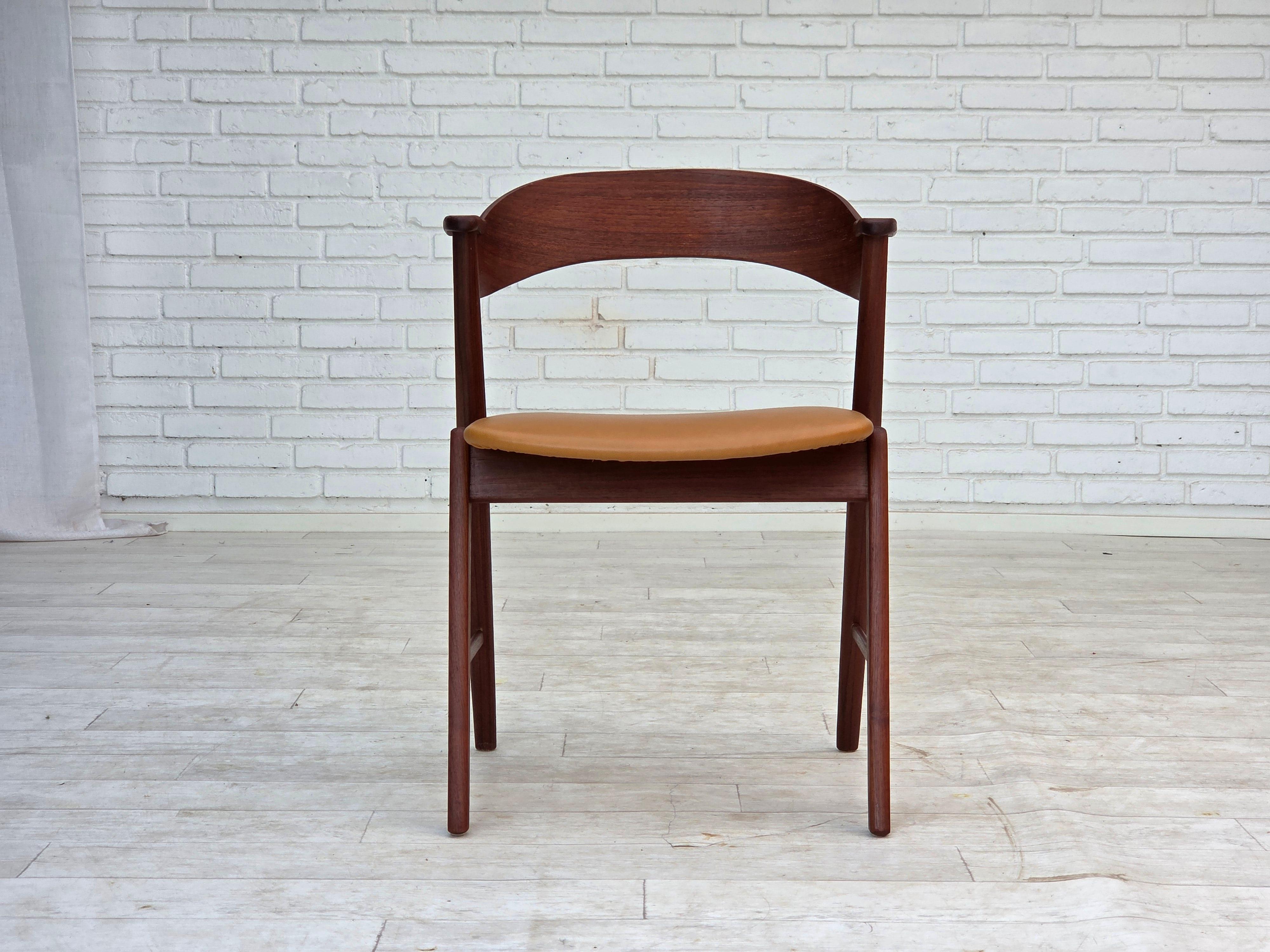 Scandinavian Modern 1960s, Danish design by Kai Kristensen, model 32, set of 8 dinning chairs.