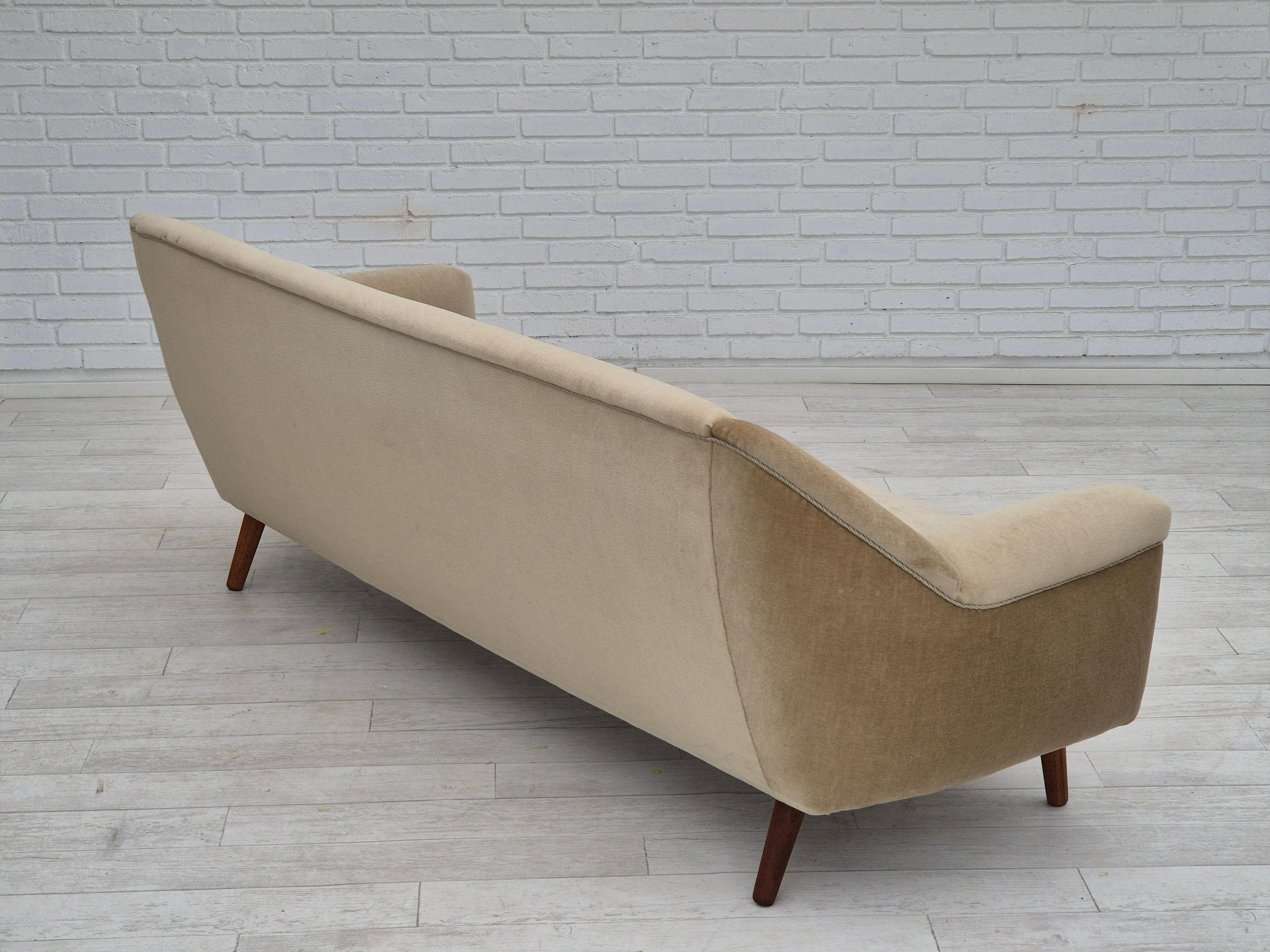 Milieu du XXe siècle Années 1960, Design/One danois par Kurt Østervig, canapé 3 places, modèle 57, original. en vente